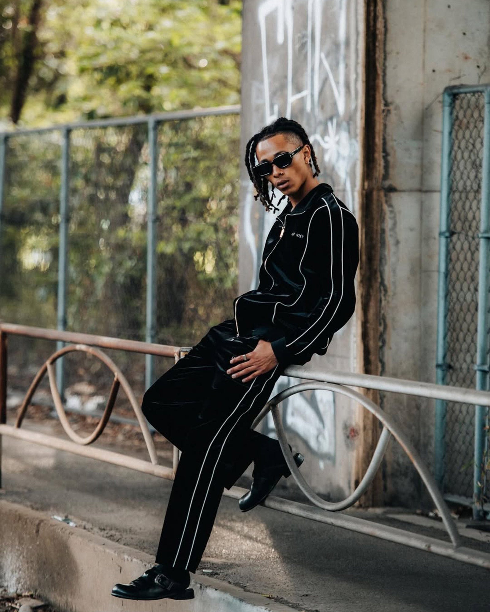 LAST NEST・ラストネスト - ジャージ・トラックパンツ VELOUR TRACK PANTS V2 / BLACK