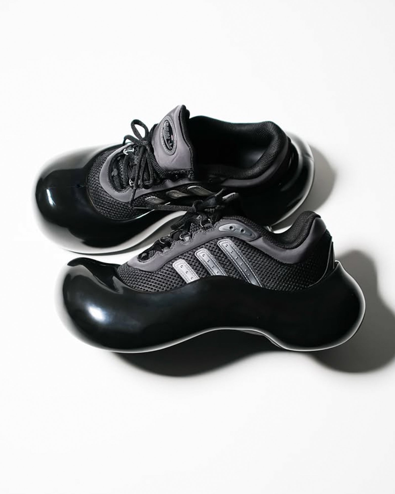 adidas・アディダス - ローカットスニーカー MOONRUBBER / BLACK / AVAVAV