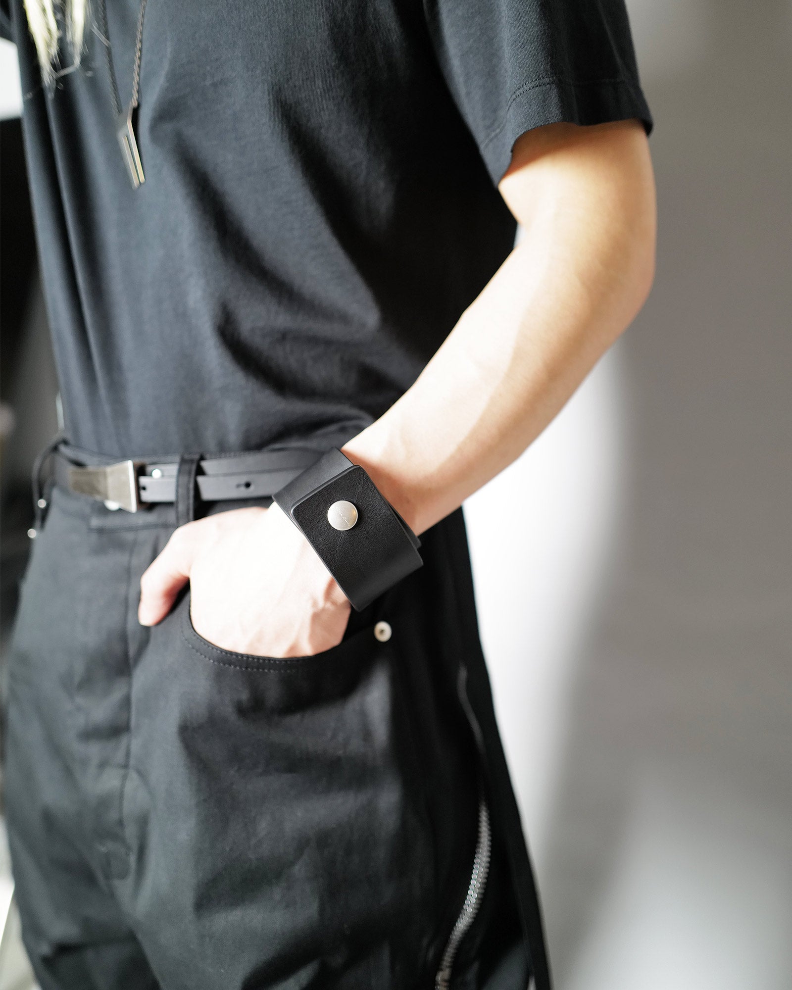 RICK OWENS・rick owens -  ANTHEM CUFF / BLACK