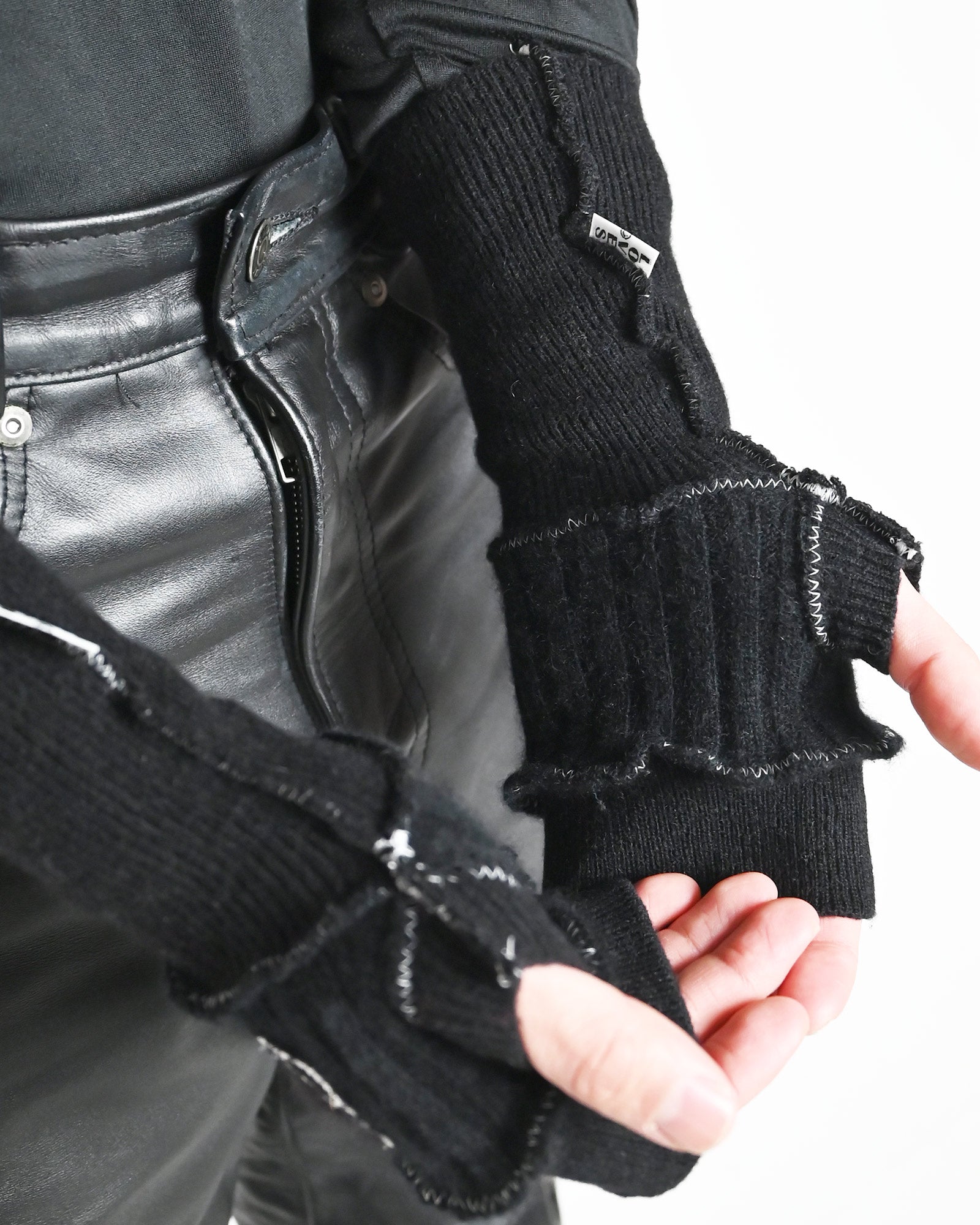 A LOVE MOVEMENT・a love movement -  CASHMERE GLOVES 1 / BLACK