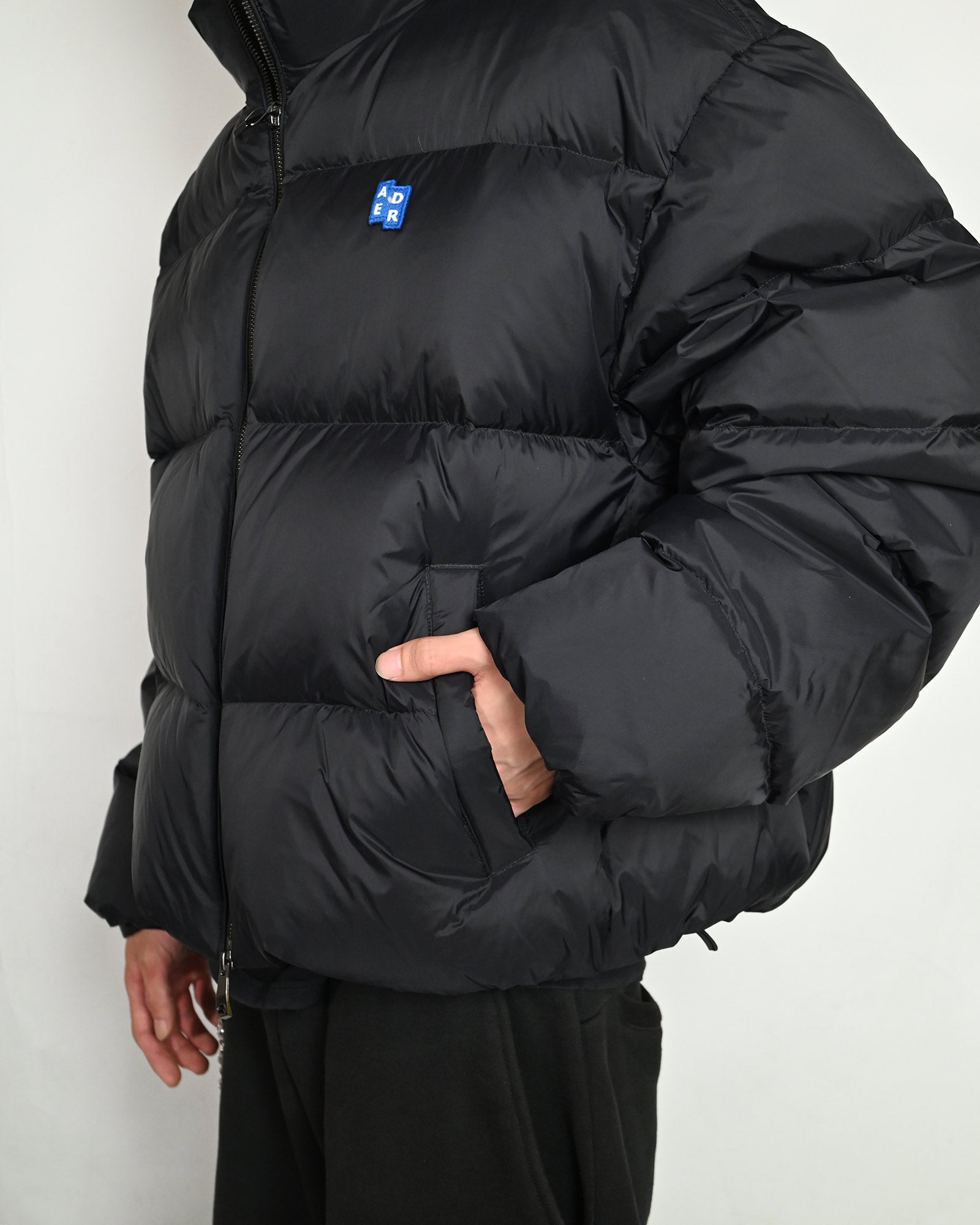 Ader Error・アーダーエラー - ダウンジャケット TRS TAG PUFFER JACKET 01 / BLACK