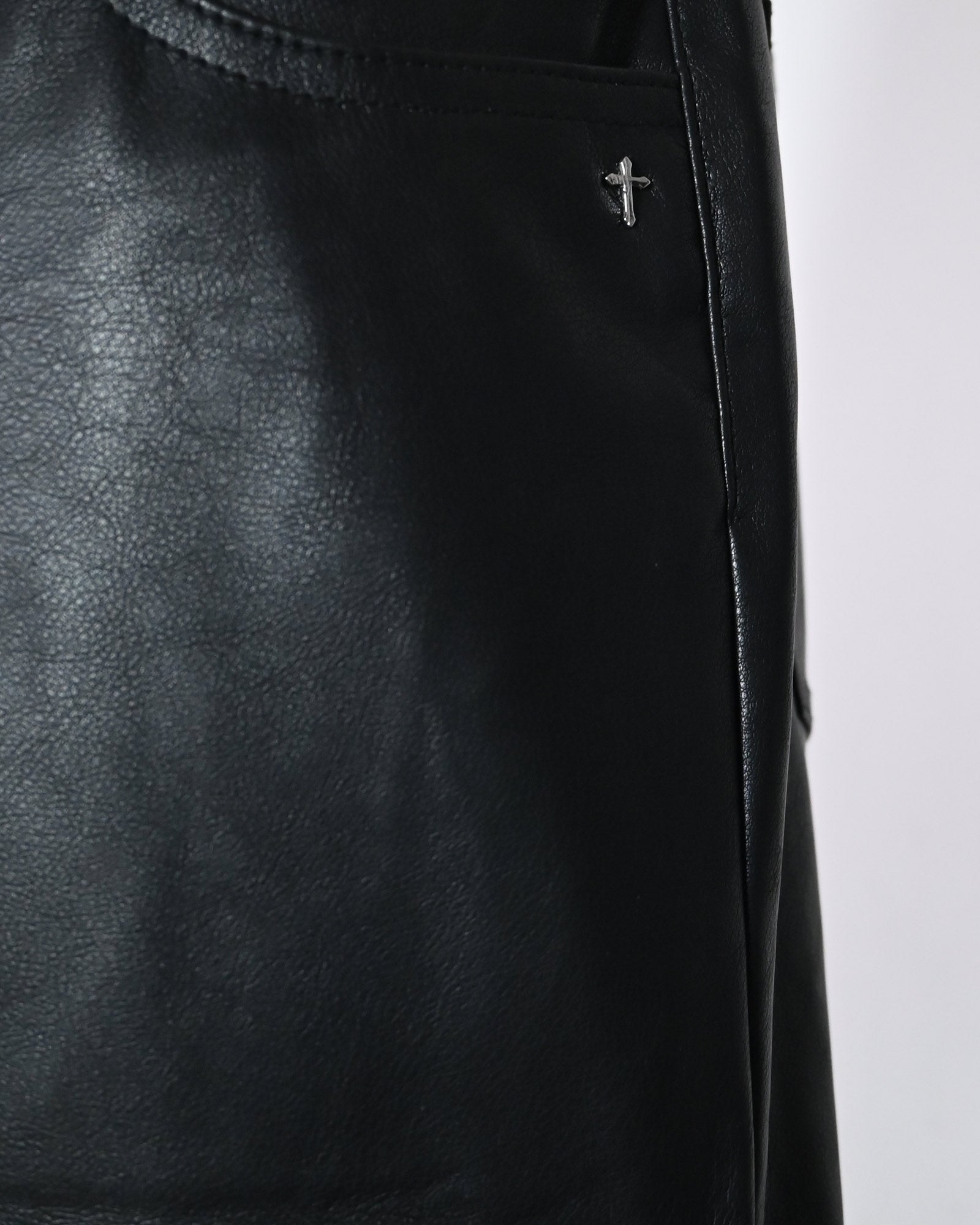 LAST NEST・ラストネスト - カーゴパンツ FAUX LEATHER CARGO PANTS V2  / BLACK
