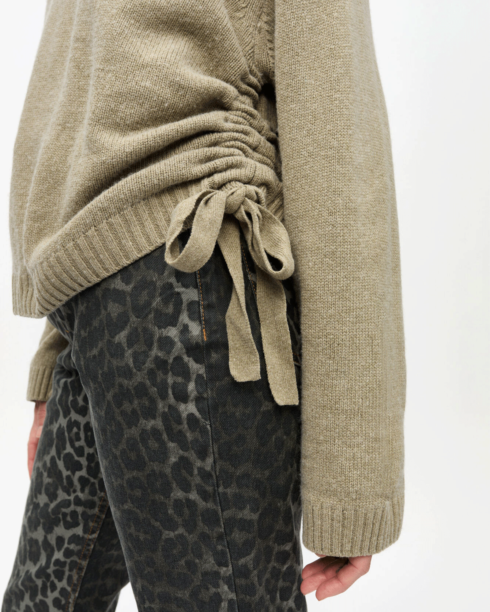 GANNI・Gunny -  FUTURE WOOL MIX OVERSIZED O-NECK / DUSTY OLIVE