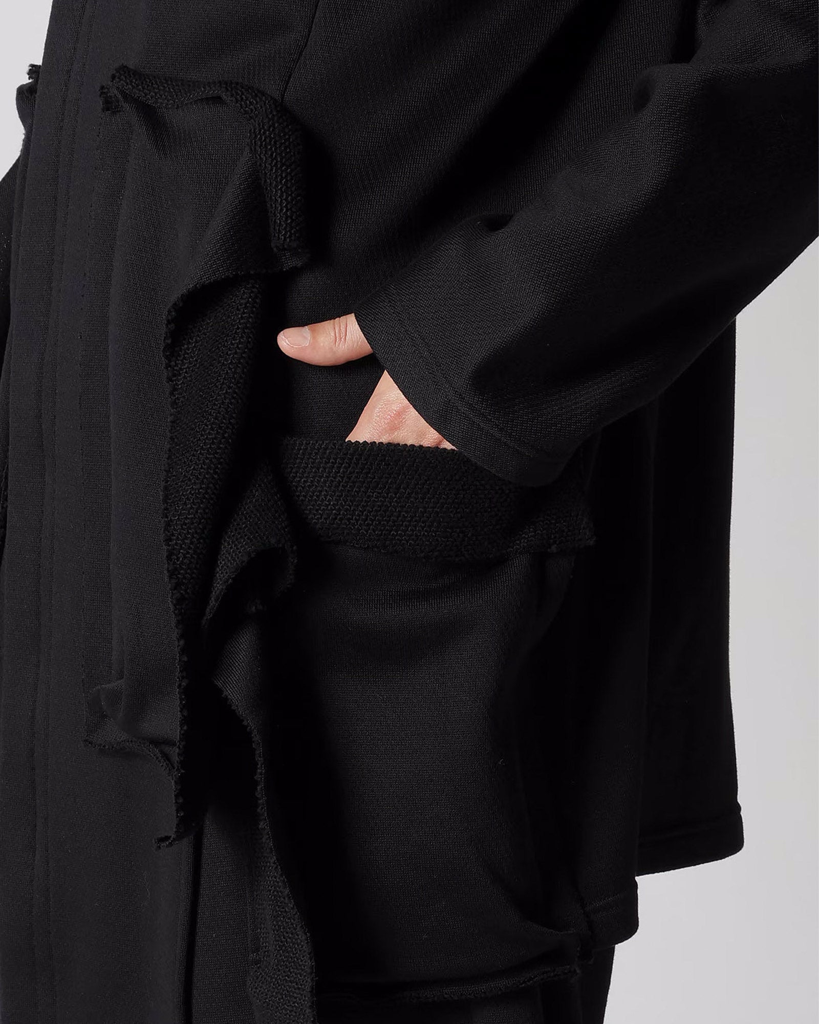 Yohji Yamamoto・ヨウジ ヤマモト - パーカー・フーディ COTTON SMITH POCKET DETAIL UNBALANCED HOODIE / BLACK