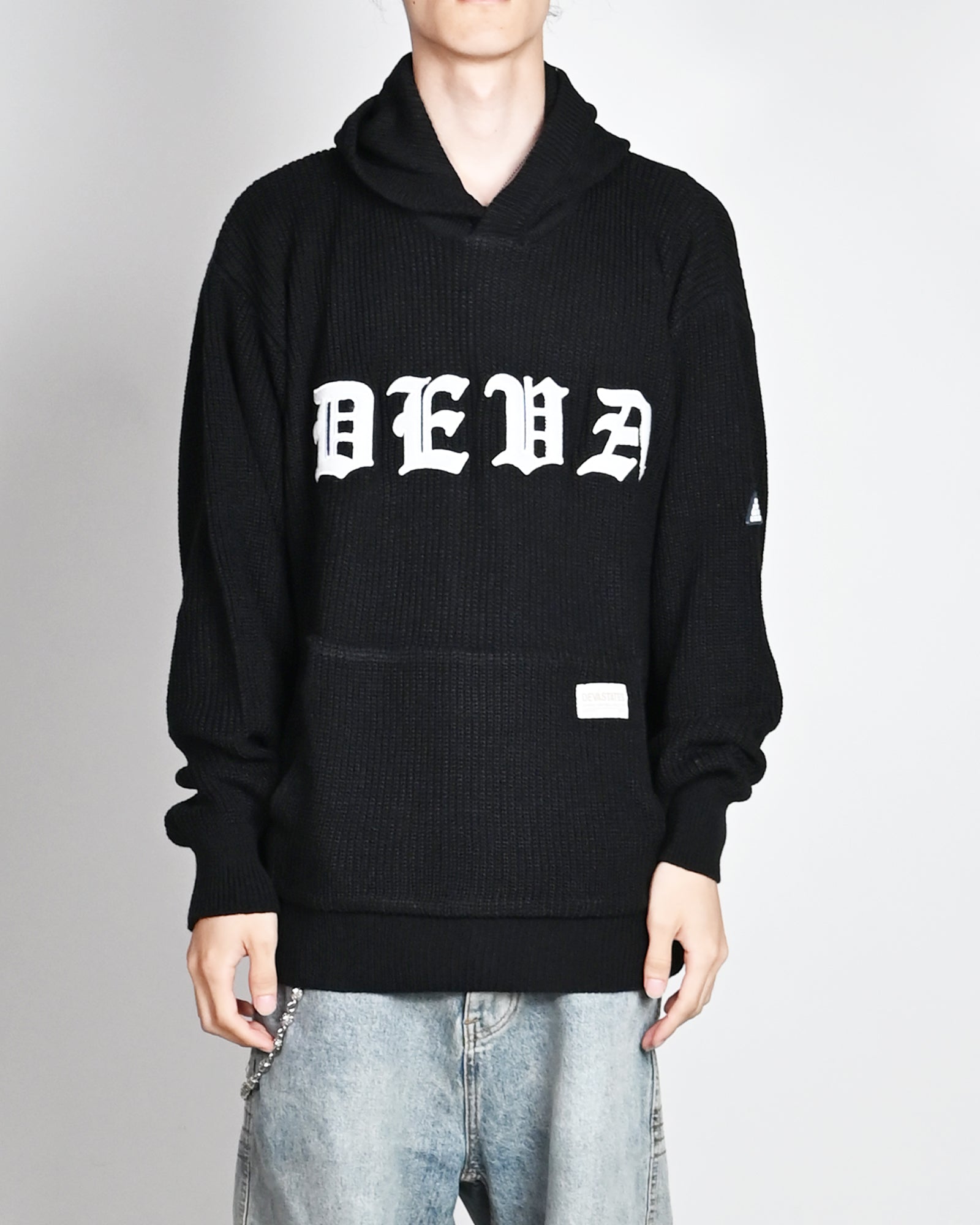 DEVA STATES・ディーヴァ ステイツ - パーカー・フーディ KNITTED HOODIE - BLACKLETTER / BLACK