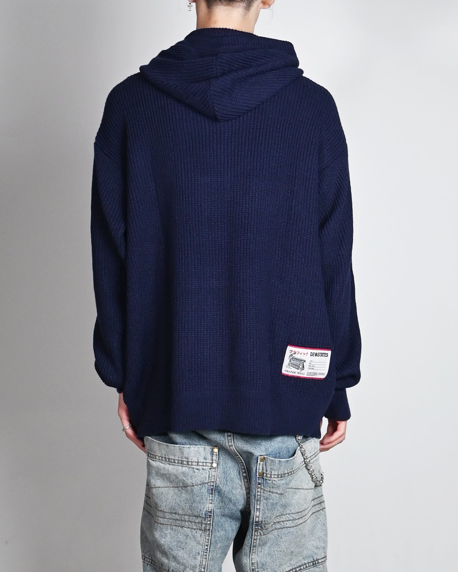 DEVA STATES・ディーヴァ ステイツ - パーカー・フーディ KNITTED HOODIE - BLACKLETTER / BLUE