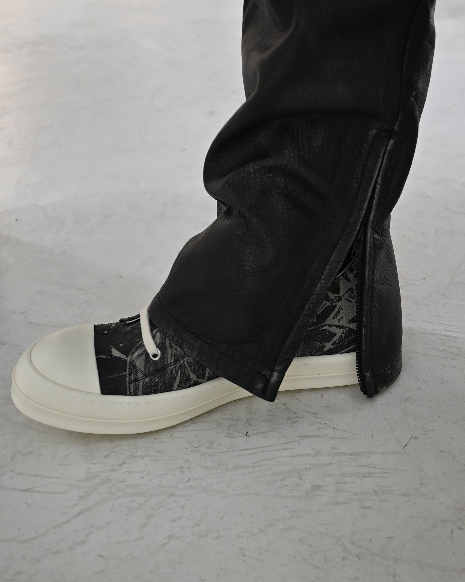 ©SAINT M××××××・セントマイケル - パンツ LEATHER PANTS/RACER / BLACK