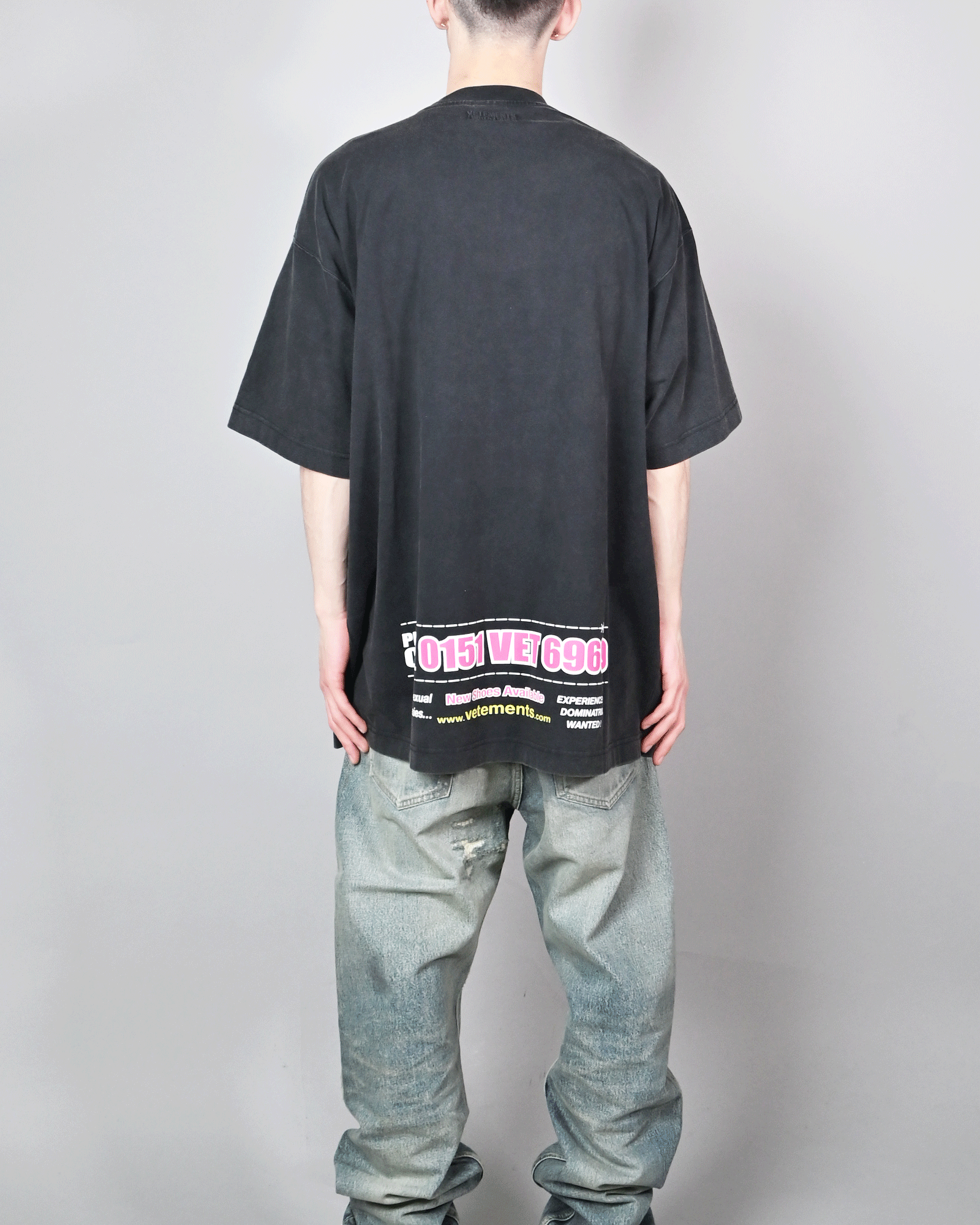 VETEMENTS・Vetements -  DOMINATRIX HOTLINE OVERSIZED T-SHIRT / BLACK