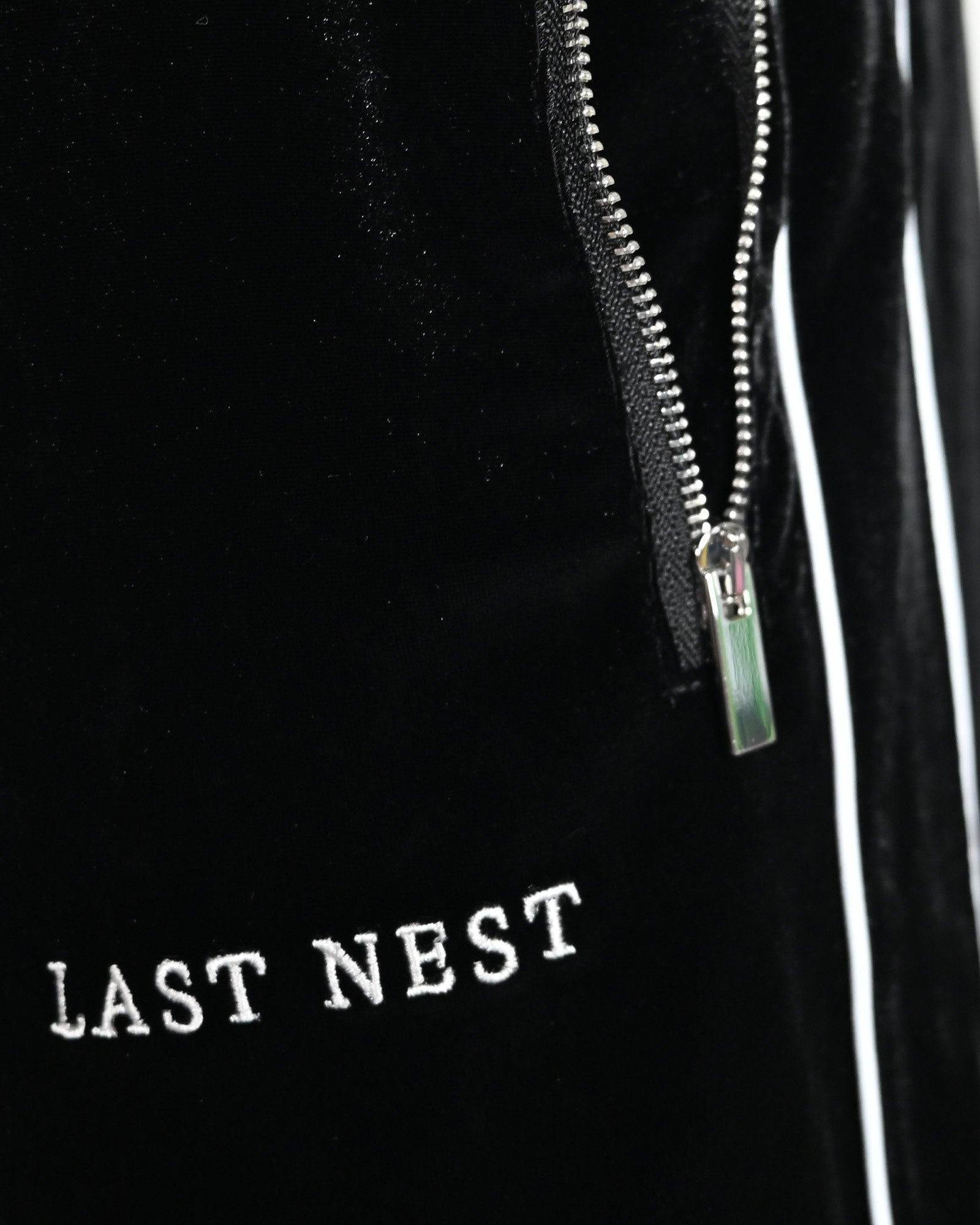 LAST NEST・ラストネスト - ジャージ・トラックパンツ VELOUR TRACK PANTS V2 / BLACK