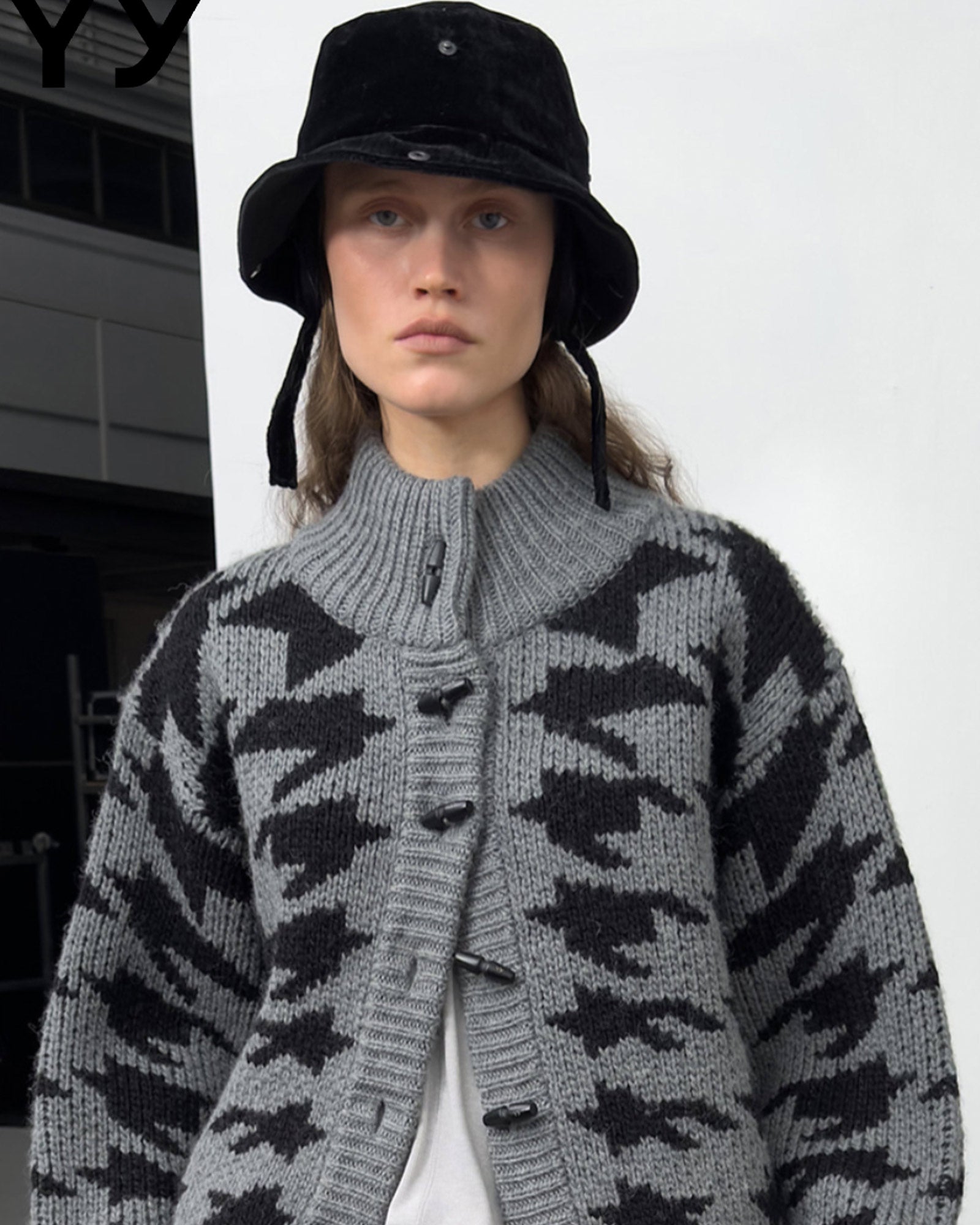 OPEN YY・open Noisy -  DETACHABLE EAR FLAP BUCKET HAT / BLACK