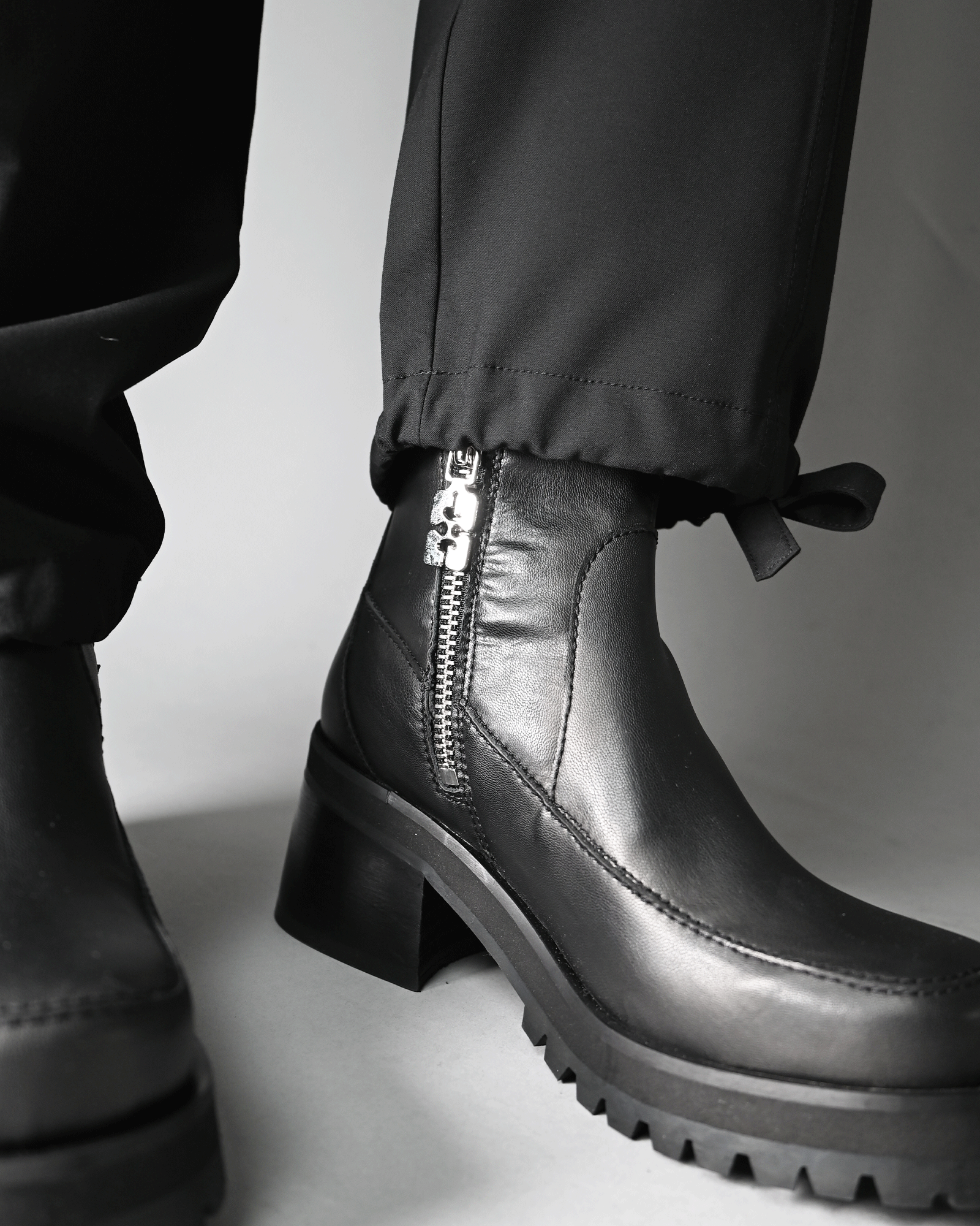 GANNI・Gunny -  FEMININE BUCKLE PLATFORM BOOT / BLACK