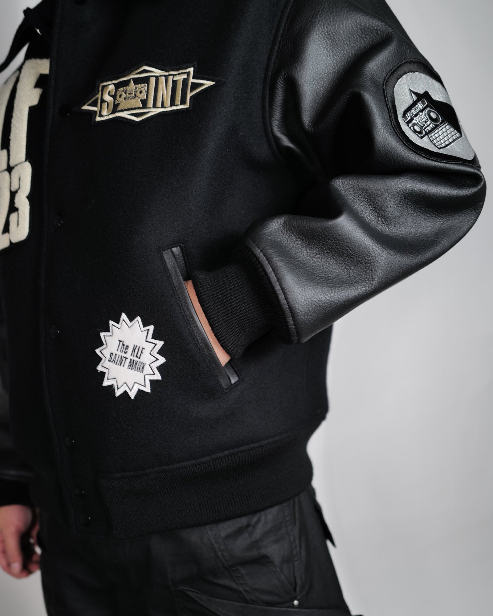 ©SAINT M××××××・セントマイケル - ジャケット KLF_VARSITY JACKET/KLF / BLACK