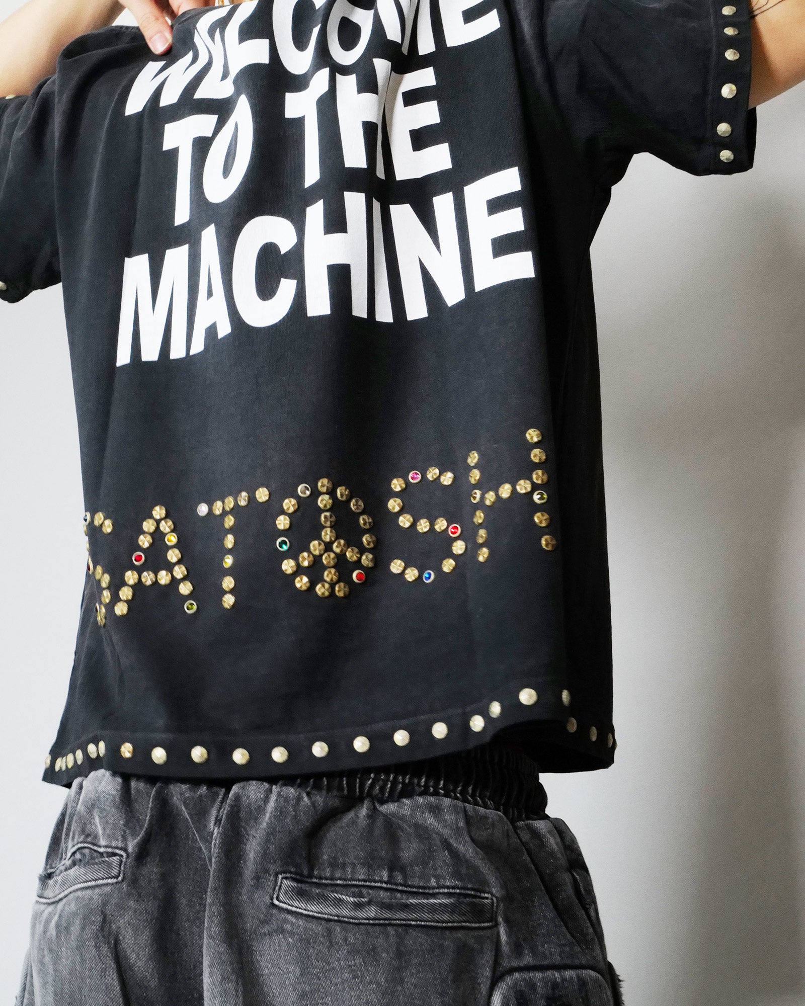 SATOSHI NAKAMOTO・サトシナカモト - Tシャツ・カットソー WELCOME TO THE MACHINE TEE / WASHED BLACK