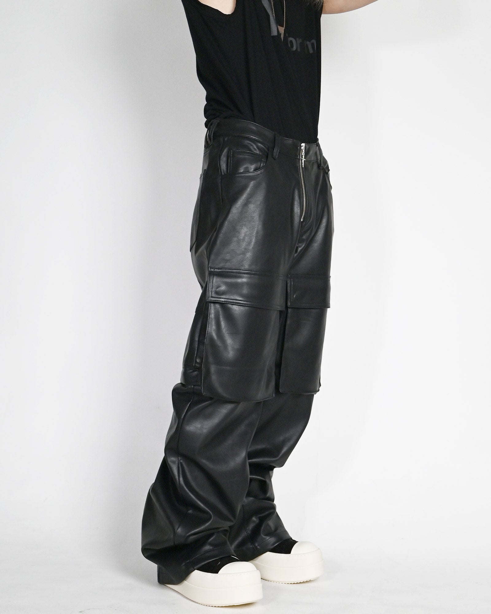 LAST NEST・ラストネスト - カーゴパンツ FAUX LEATHER CARGO PANTS V2  / BLACK