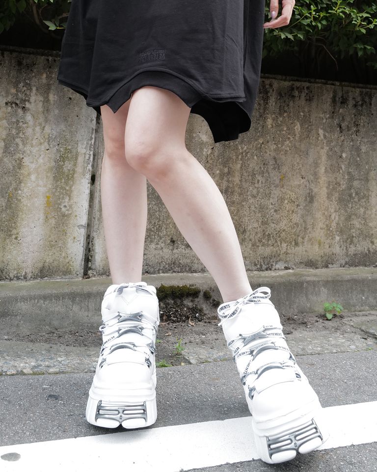 VETEMENTS・ヴェトモン - ローカットスニーカー VETEMENTS x NEW ROCK PLATFORM SNEAKER / WHITE