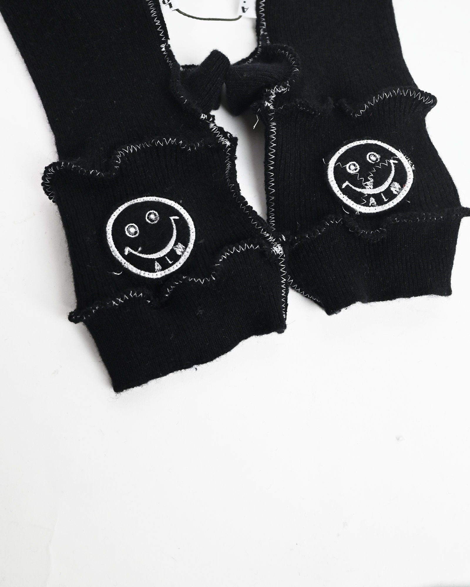 A LOVE MOVEMENT (ア・ラブ・ムーブメント) CASHMERE GLOVES / BLACK