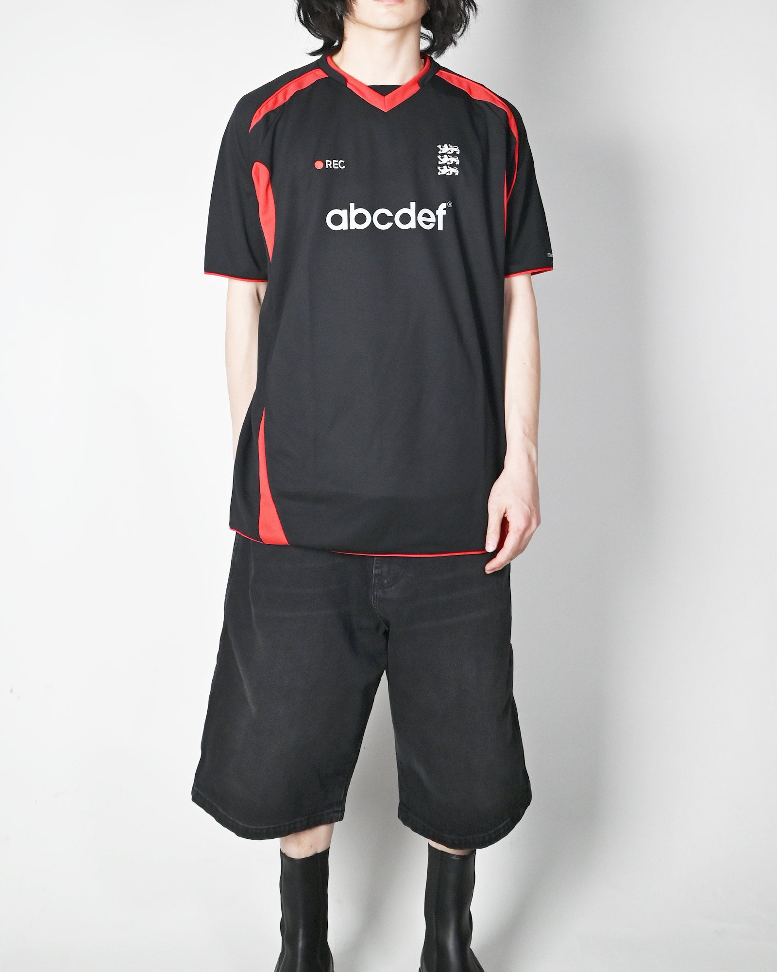 VETEMENTS・ヴェトモン - Tシャツ・カットソー ALPHABET FOOTBALL JERSEY / BLACK/RED