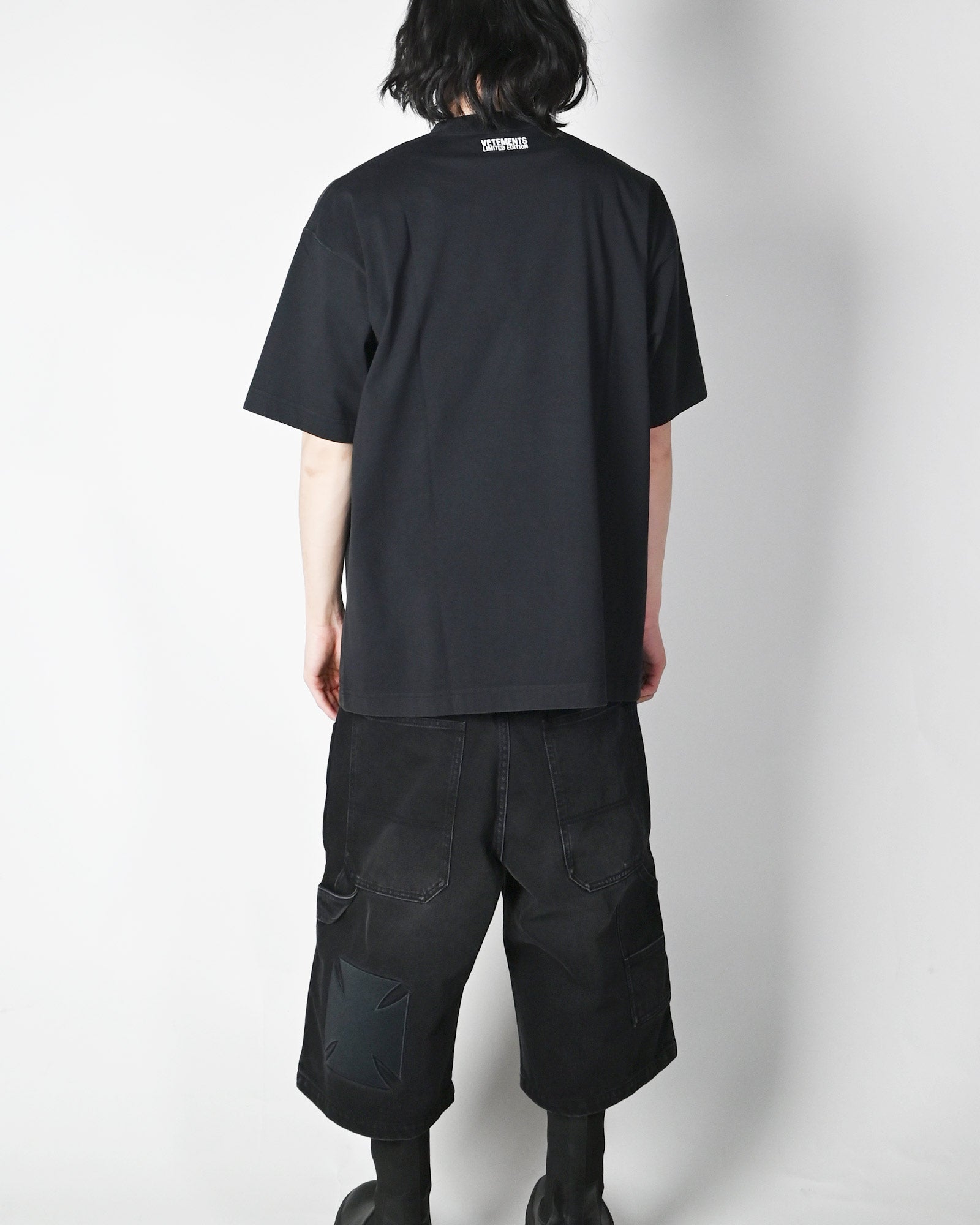 VETEMENTS・ヴェトモン - Tシャツ・カットソー ICONIC LOGO T-SHIRT / BLACK