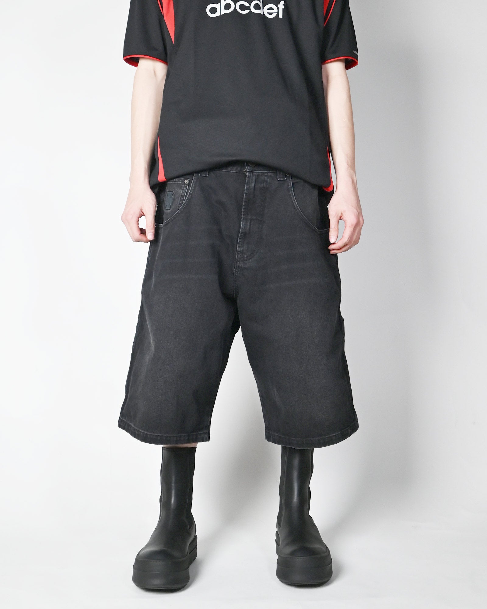 VETEMENTS・ヴェトモン - デニムパンツ APLIQUE BIKER CROSS HIP-HOP DENIM SHORTS / WASHED BLACK