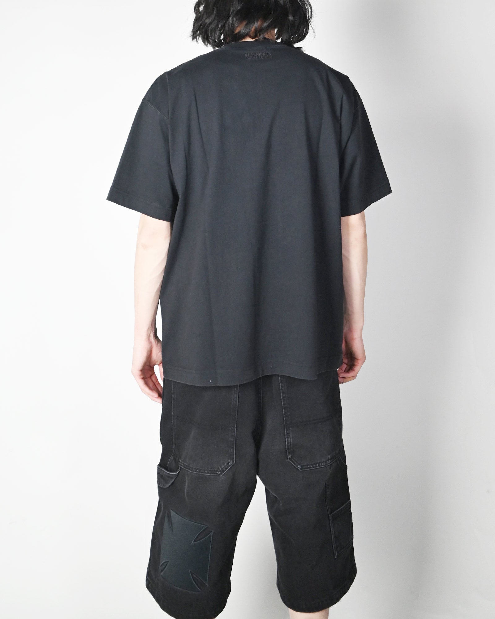 VETEMENTS・ヴェトモン - Tシャツ・カットソー BIKER CROSS LOGO T-SHIRT / BLACK