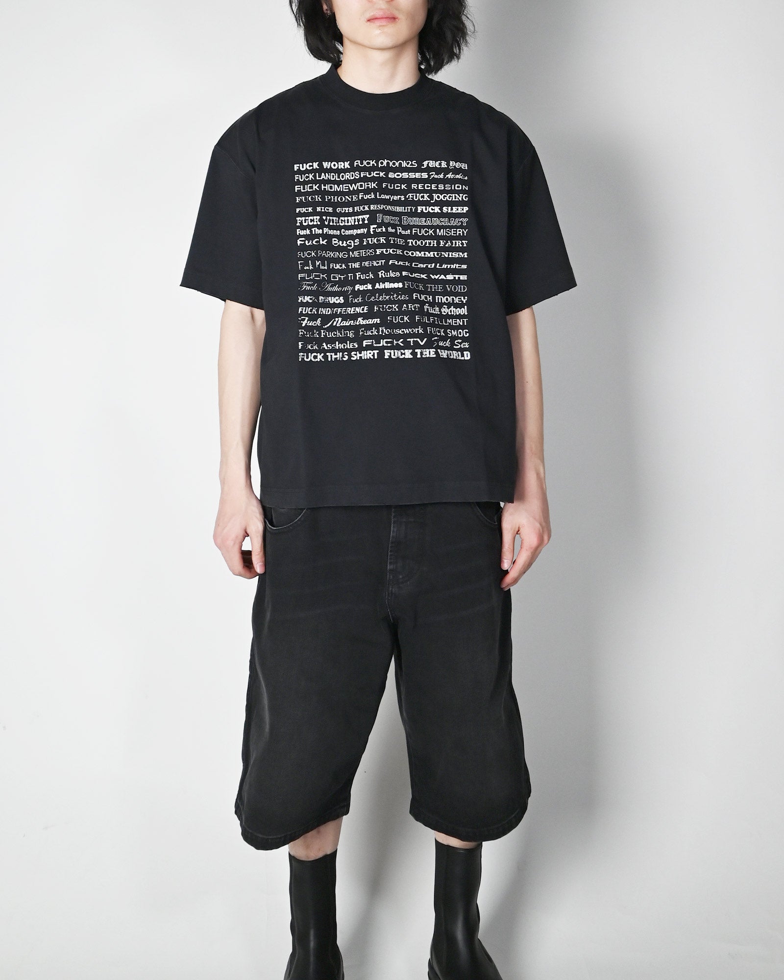 VETEMENTS・ヴェトモン - Tシャツ・カットソー FUCK EVERYTHING T-SHIRT / WASHED-OUT BLACK
