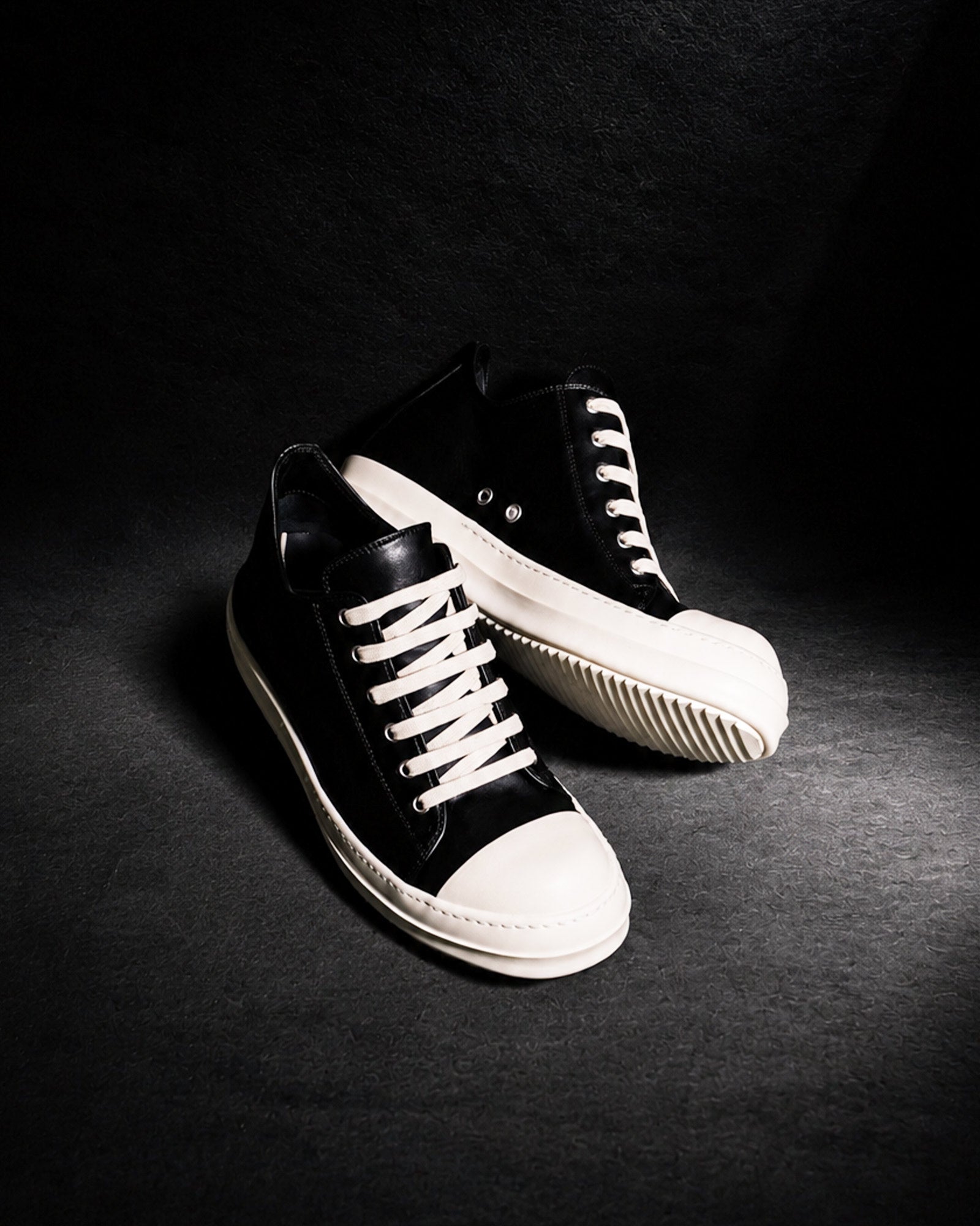 RICK OWENS・リック オウエンス - ローカットスニーカー LOW SNEAKS / BLACK