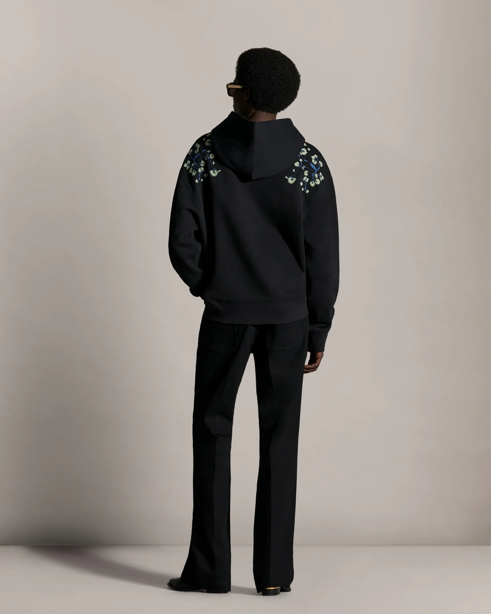 AMIRI・アミリ - パーカー・フーディ FLORAL EMBROIDERED HOODIE 
/ BLACK