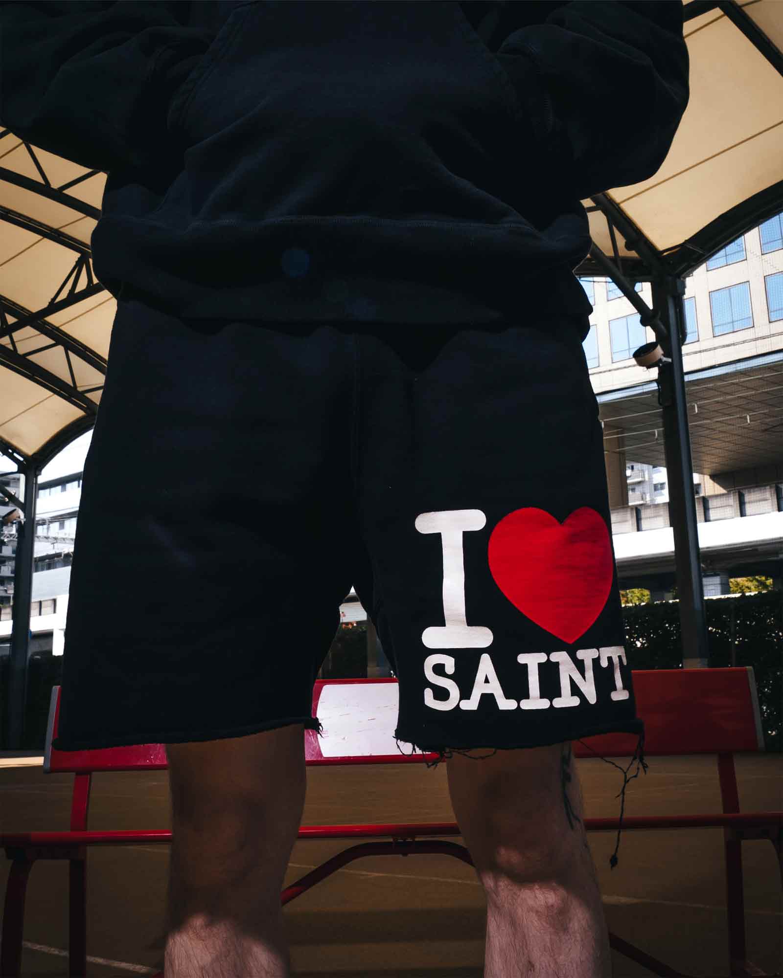 ©SAINT M××××××・セントマイケル - ハーフ・ショートパンツ SWEAT SHORTS/I LOVE SAINT / BLACK
