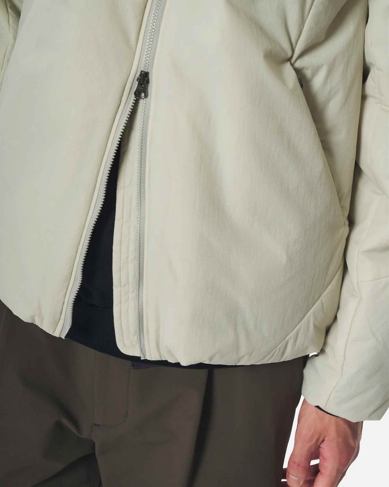 Goldwin・ゴールドウィン - ナイロンジャケット TSUBAI INSULATED HOODIE / DOVE