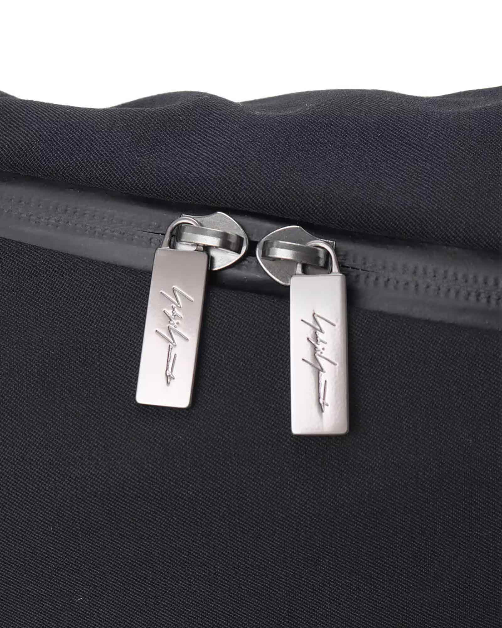 Yohji Yamamoto・Youji Yamamoto -  WOOL GABARDINE/NY OBLIQUE ZIPPER SACOCHE / BLACK