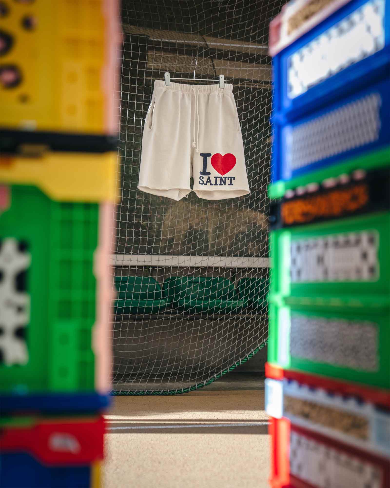©SAINT M××××××・セントマイケル - ハーフ・ショートパンツ SWEAT SHORTS/I LOVE SAINT / WHITE