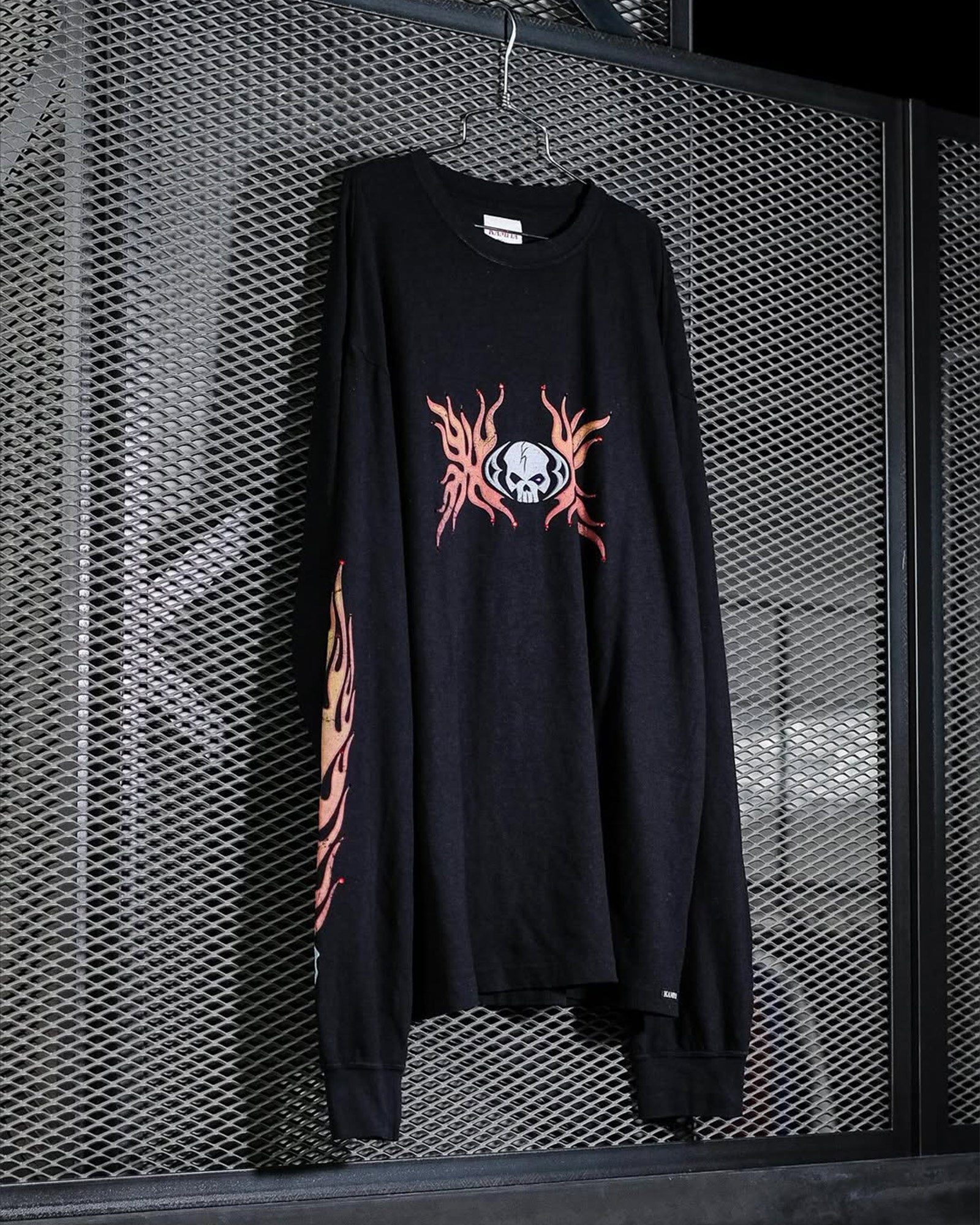KAMIYA・Kamiya -  "SKULL FLAME" DISTRESSED L/S T-SHIRT APPLICATION EXCLUSIVE/ BLACK