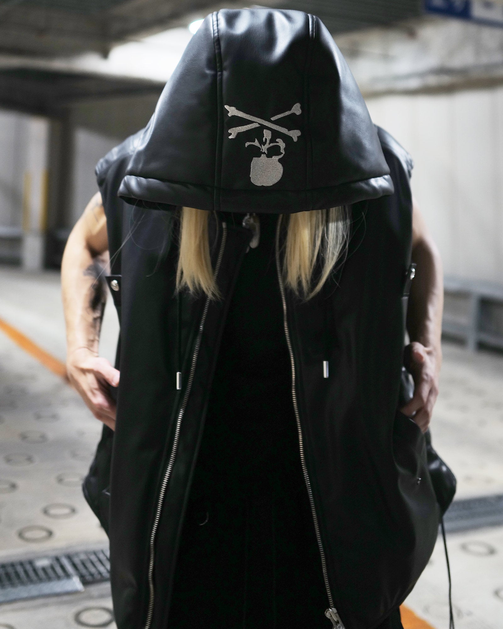 mastermind・マスターマインド - ベスト FAUX LEATHER VEST / BLACK