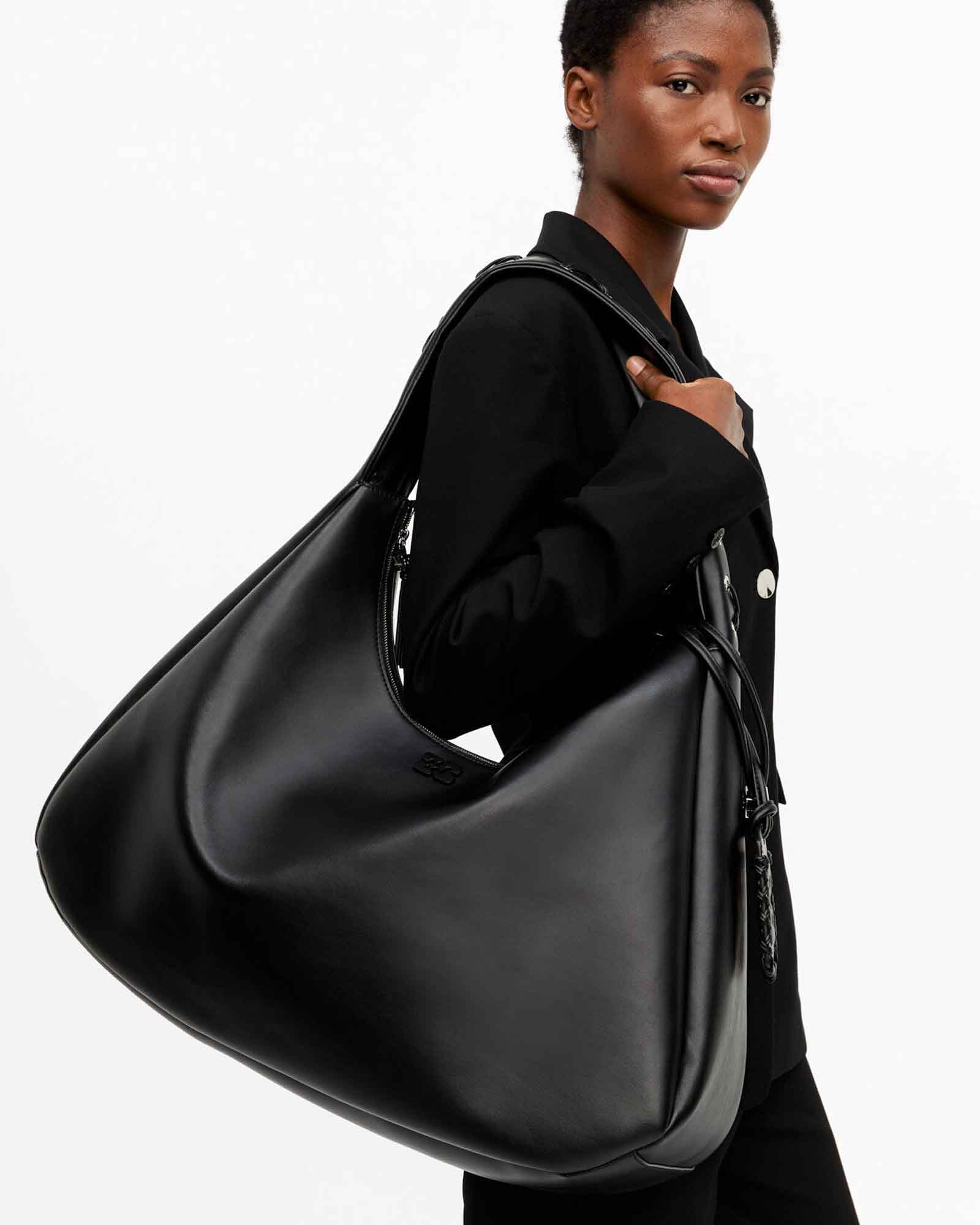 GANNI・ガニー - ショルダーバッグ GANNI BOU BAG HOBO XXL / BLACK