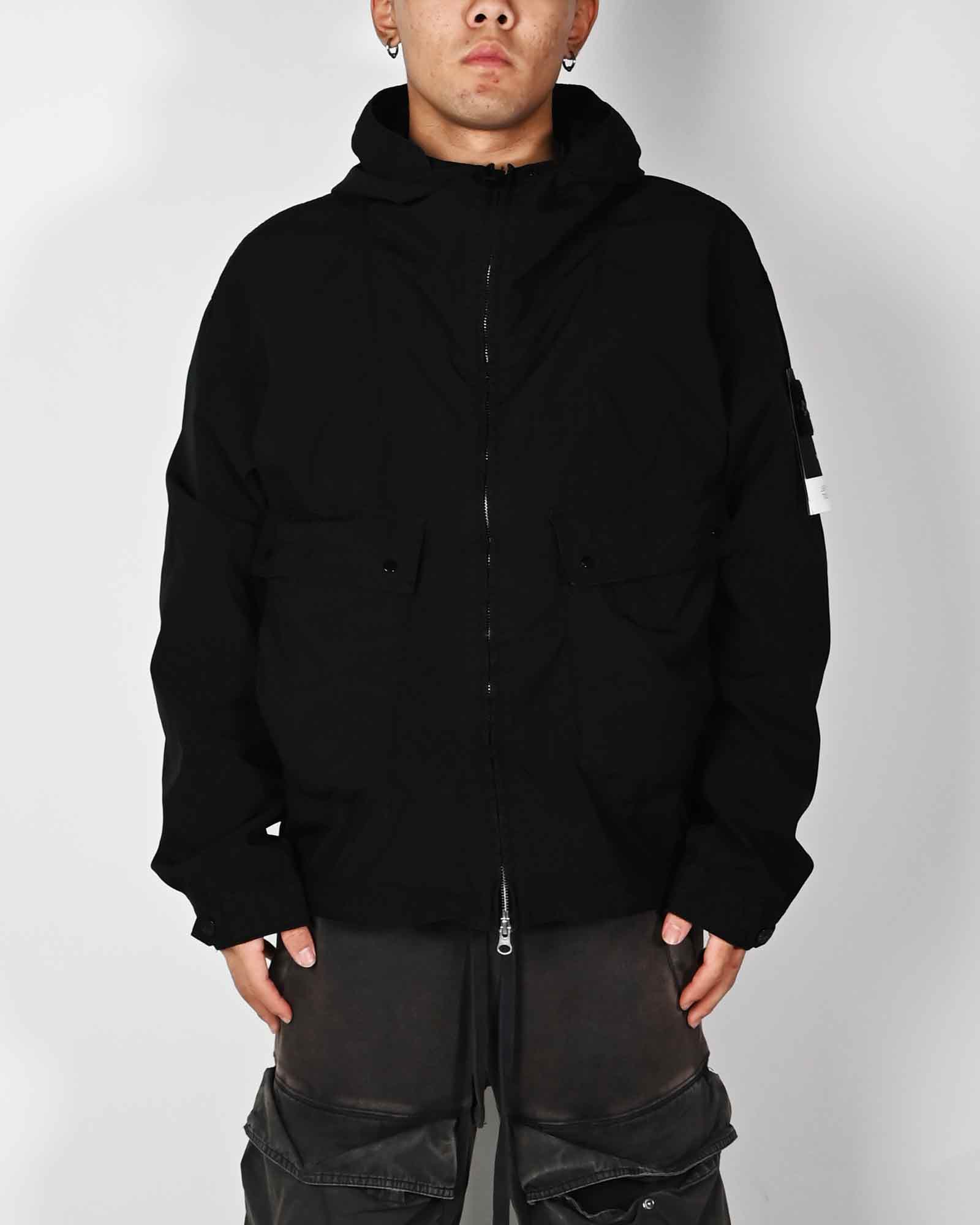STONE ISLAND (ストーンアイランド) SS26 SHORT PARKA 26SS-29 / BLACK