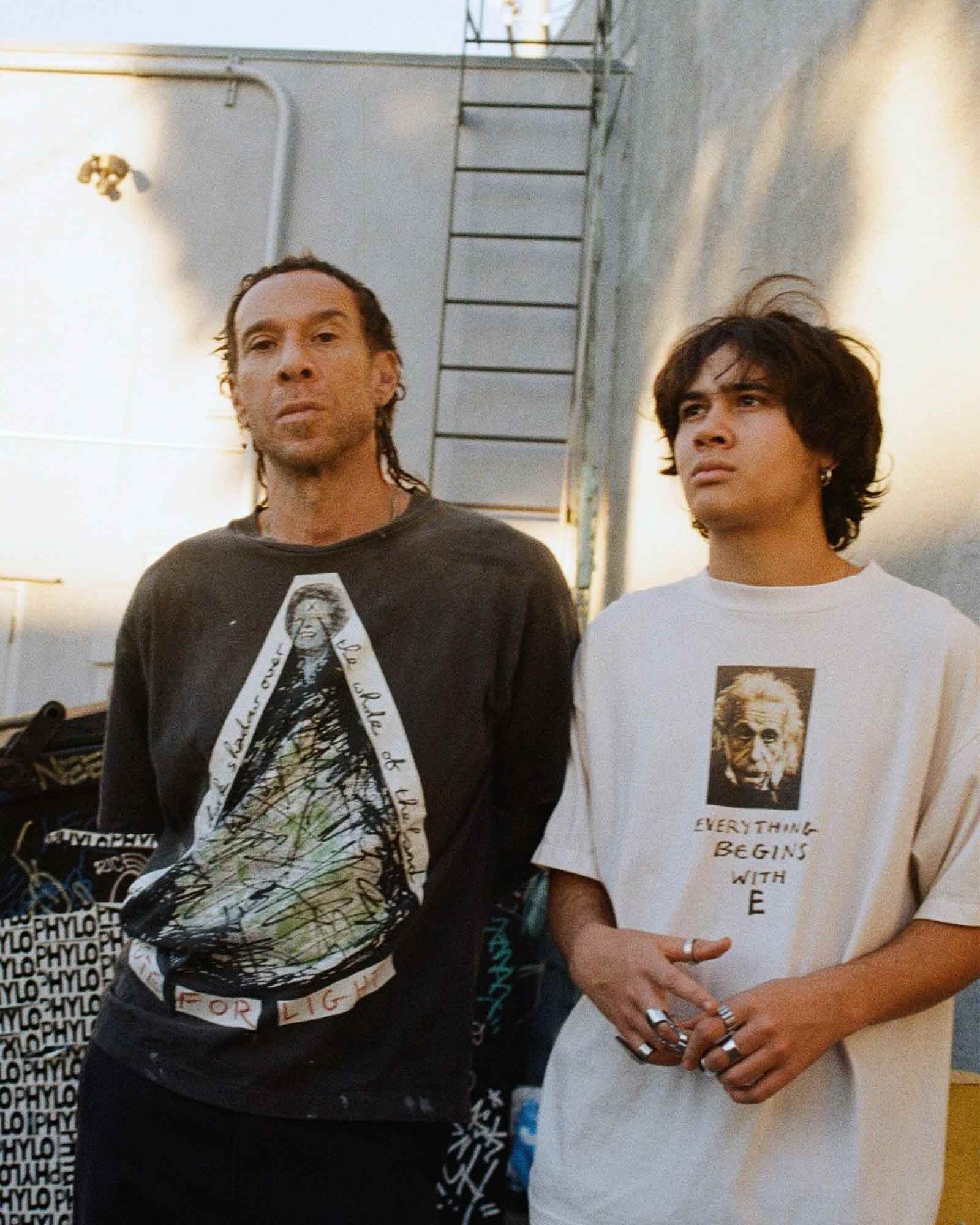 ©SAINT M××××××・セントマイケル - Tシャツ・カットソー JR_SS T-SHIRT/VOTE F LIGHT / BLACK