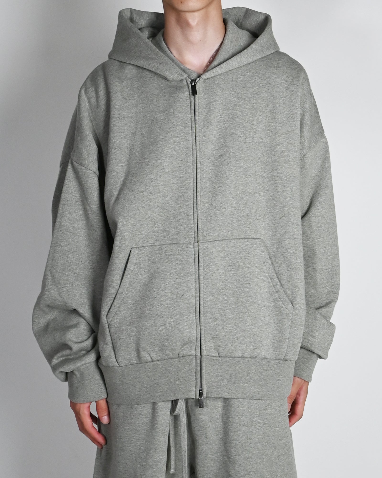 ESSENTIALS・エッセンシャルズ - パーカー・フーディ CLASSIC FIT FLEECE ZIP-UP HOODIE / CONCRETE HEATHER