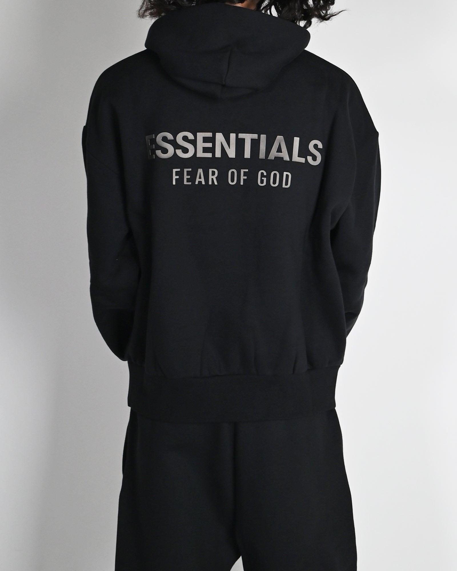 ESSENTIALS・エッセンシャルズ - パーカー・フーディ CLASSIC FIT FLEECE HOODIE  / JET BLACK