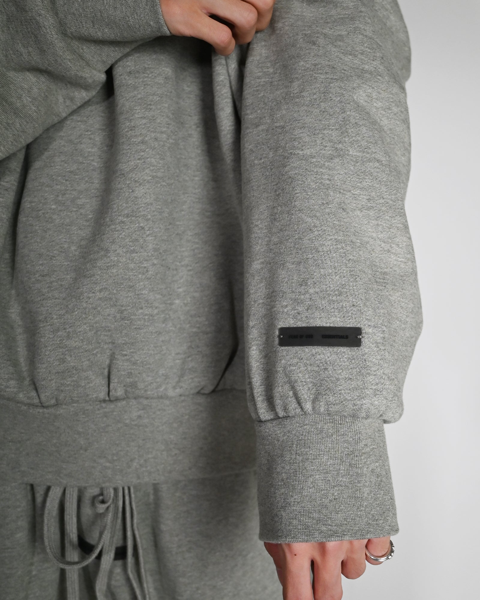 ESSENTIALS・エッセンシャルズ - スウェット CLASSIC FIT FLEECE CREWNECK  / CONCRETE HEATHER
