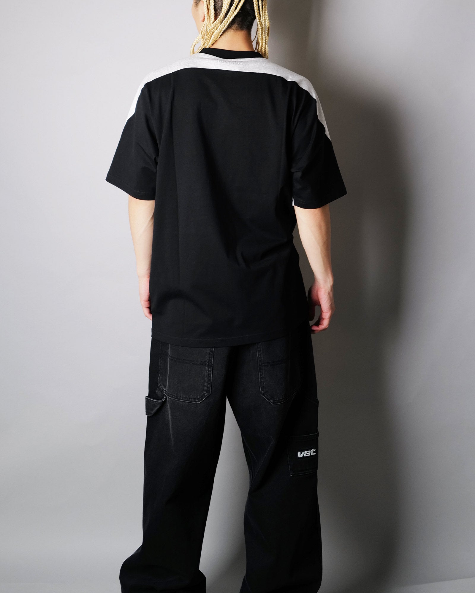 VETEMENTS・Vetements -  CUT-UP V-NECK T-SHIRT / BLK/GEY