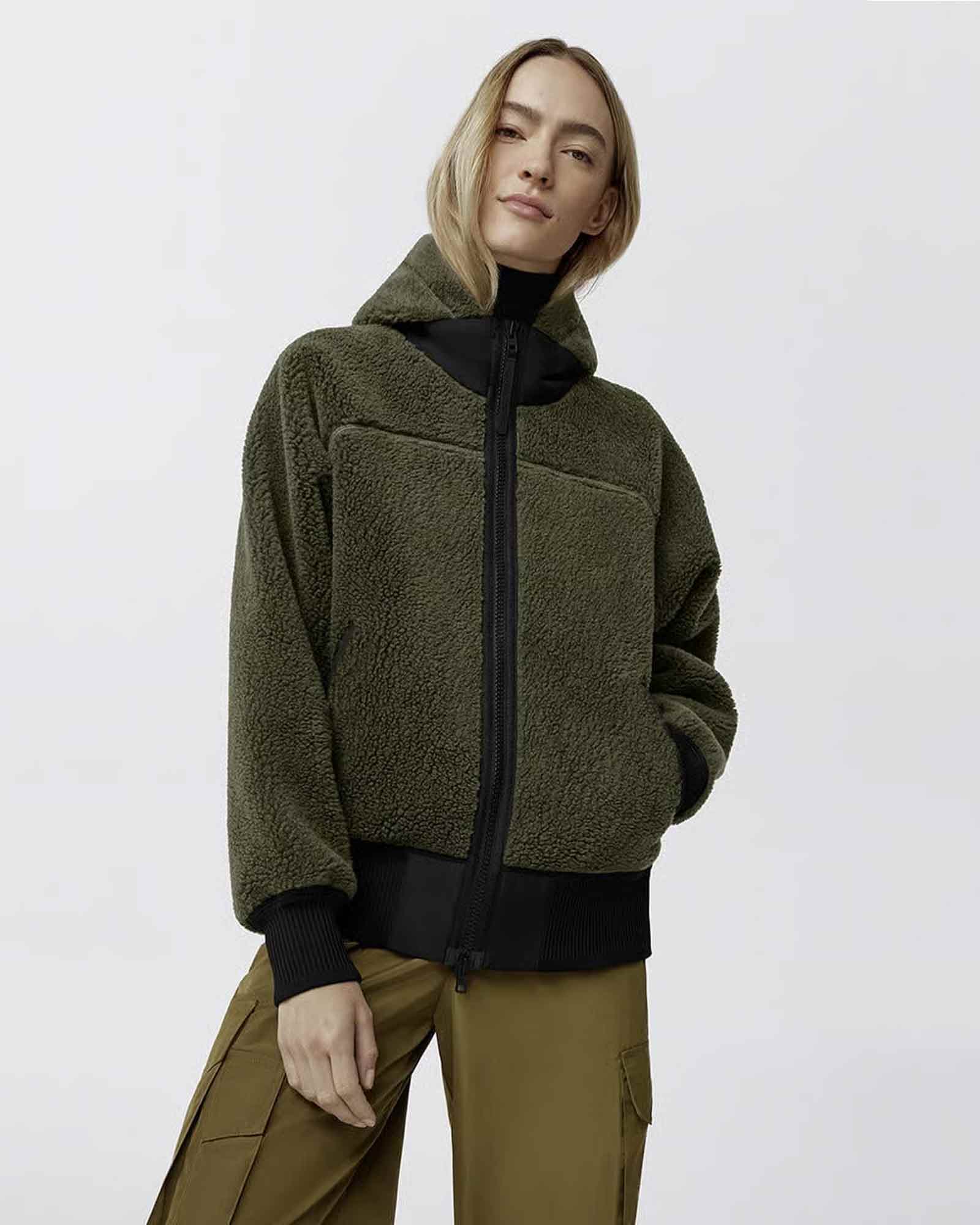 CANADA GOOSE・カナダグース - トップス SIMCOE OVERSIZED HOODY KIND HIGH PILE FLEECE BLACK LA / SMOKEY SAGE
