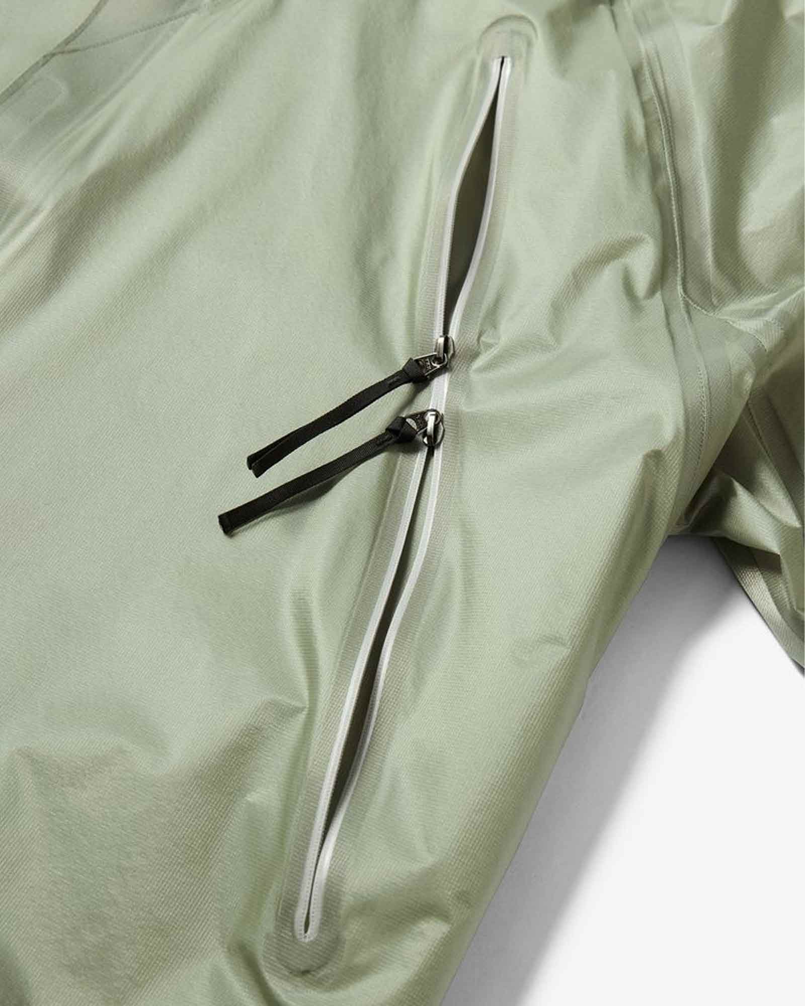 Goldwin 0・ゴールドウイン ゼロ - ナイロンジャケット 3L TRIANGULUM JACKET / BLACK IRON