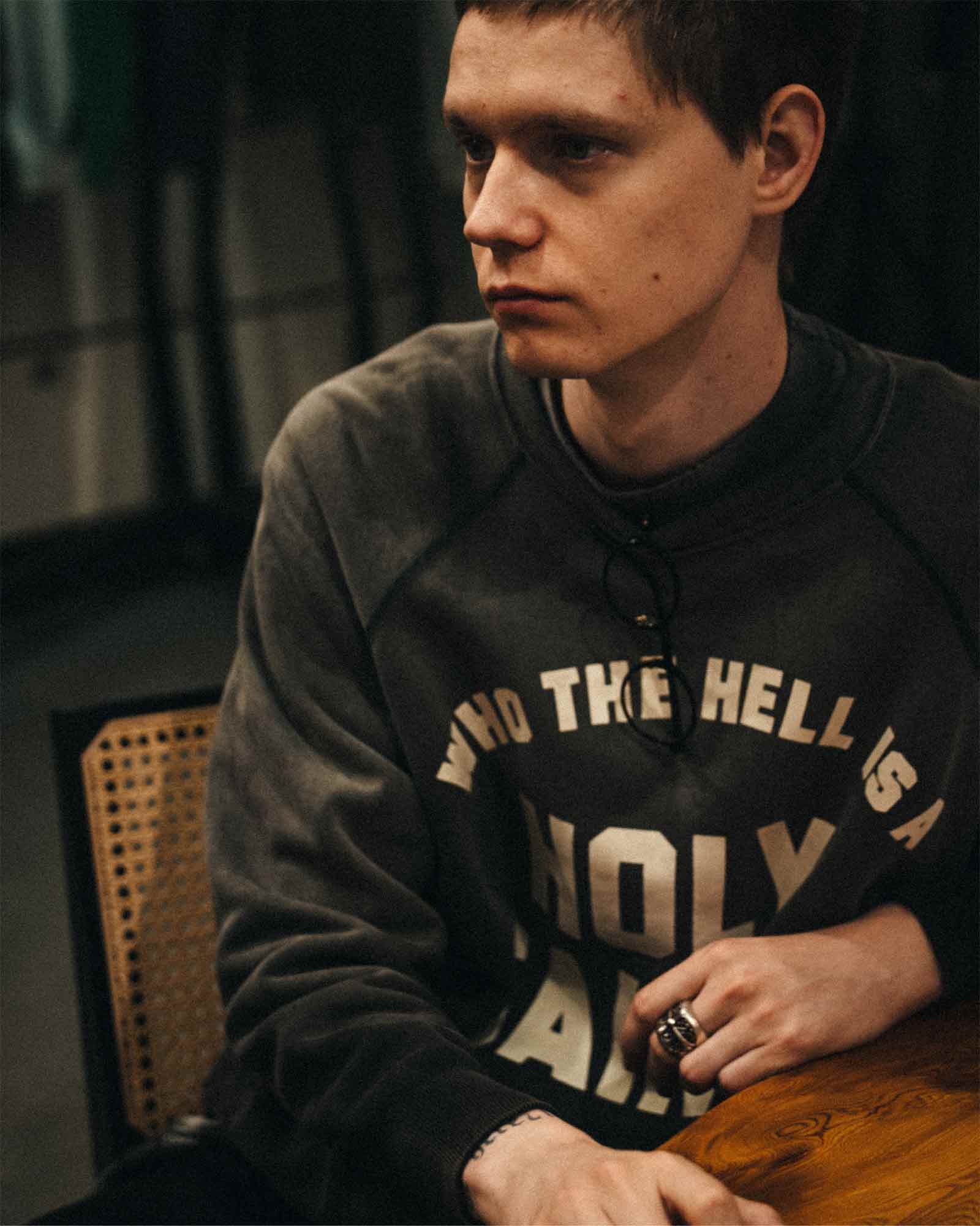 ©SAINT M××××××・圣迈克尔 -  RAGLAN CRW N SWT/HOLY SAINT？/ BLACK