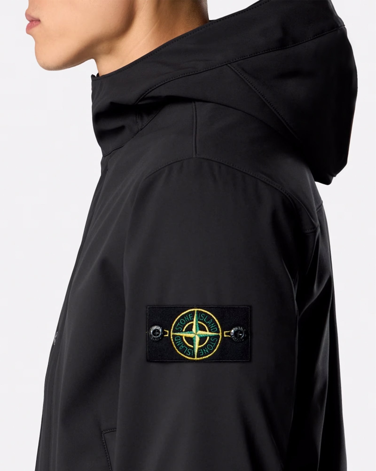 STONE ISLAND (ストーンアイランド) LIGHT SOFT SHELL-R / BLACK