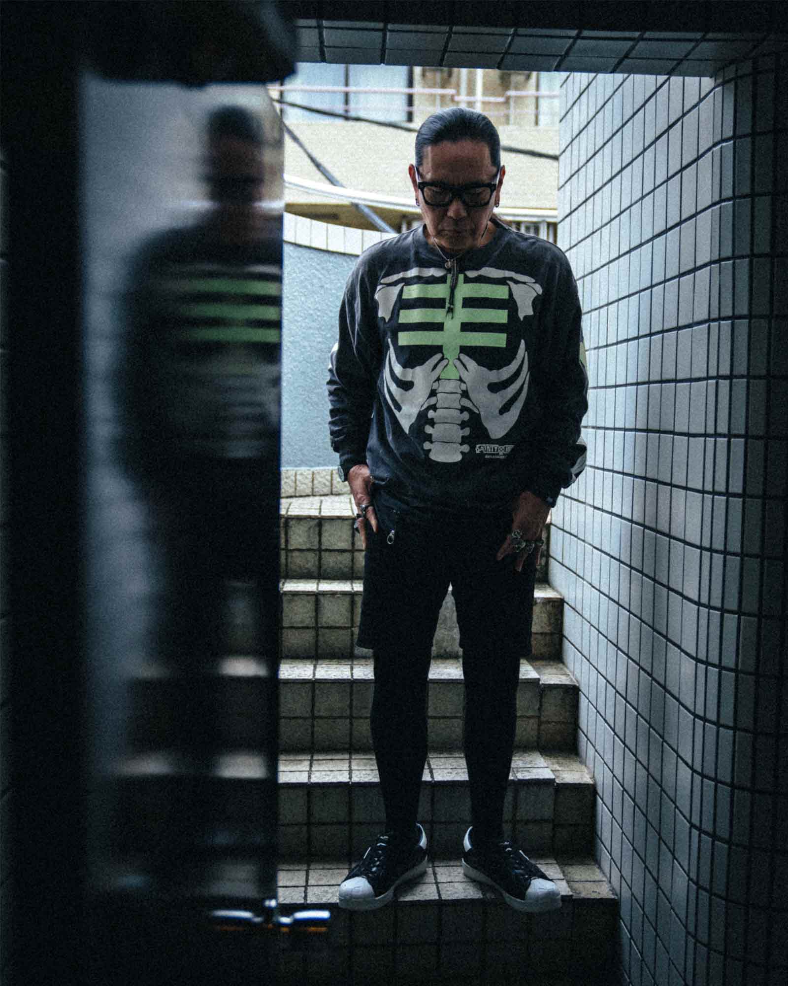 ©SAINT M××××××・圣迈克尔 -  BH_LS T-SHIRT/BONE / BLACK