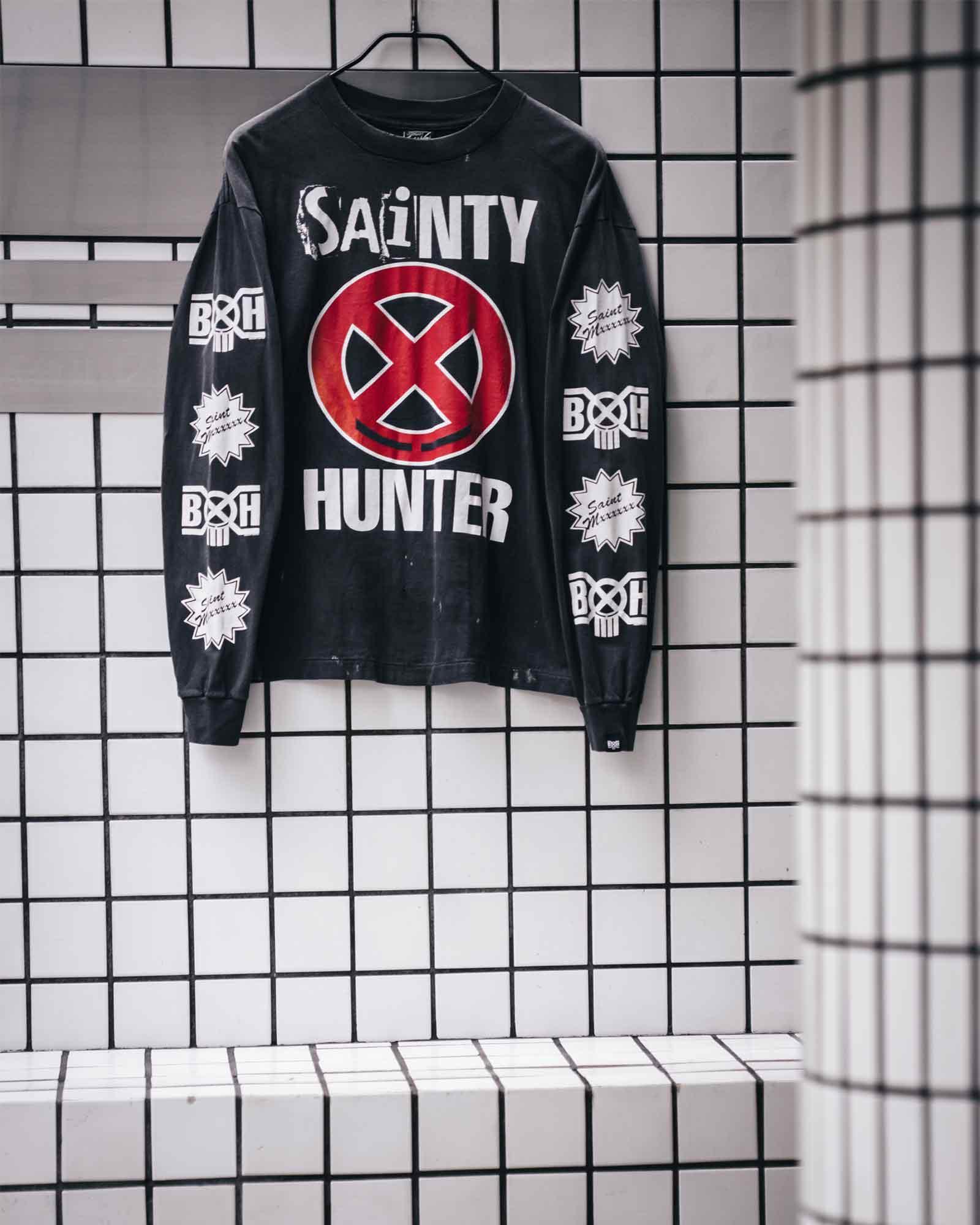 ©SAINT M××××××・圣迈克尔 -  BH_LS T-SHIRT/SAINTY HUNTER / BLACK