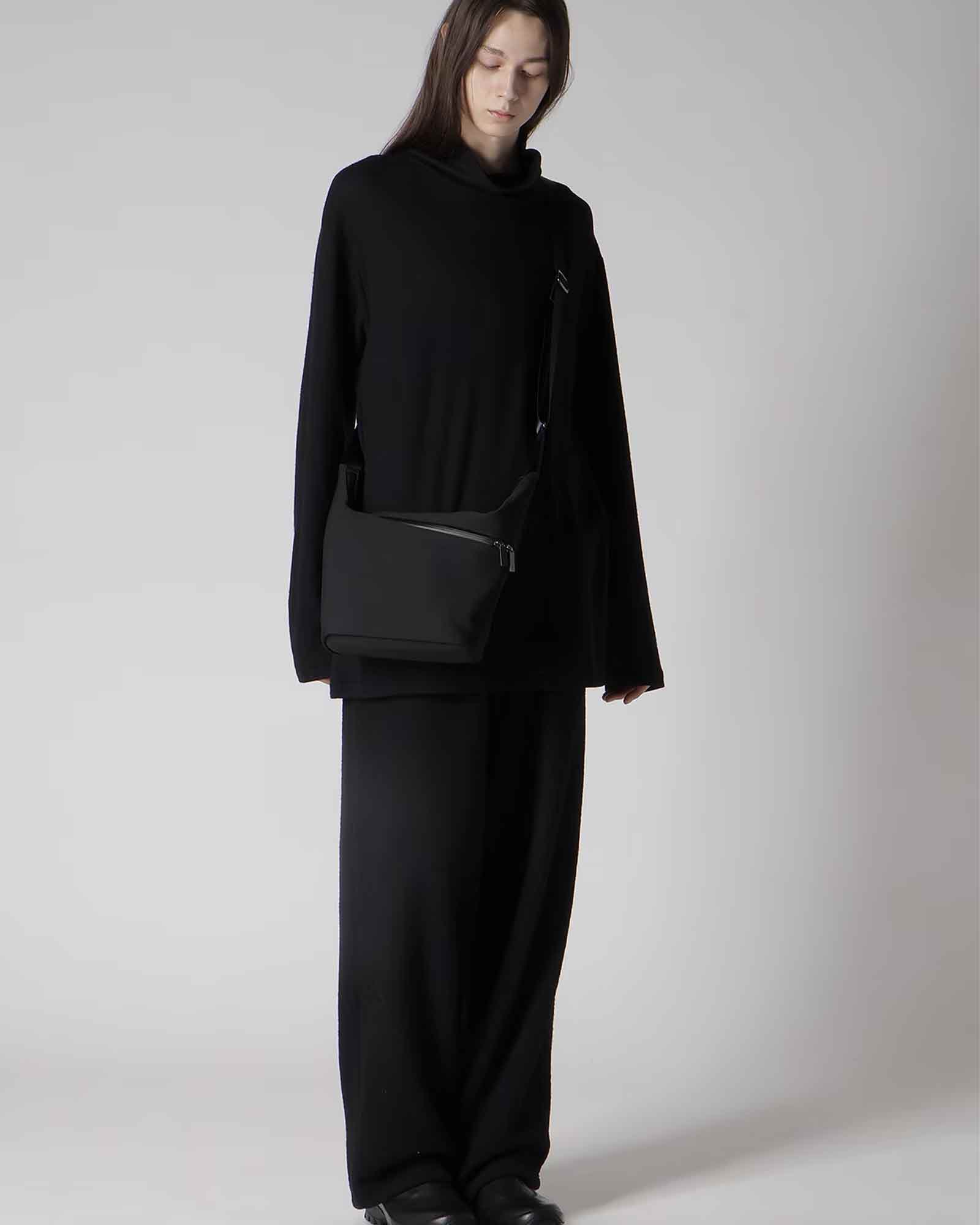 Yohji Yamamoto・Youji Yamamoto -  WOOL GABARDINE/NY OBLIQUE ZIPPER SACOCHE / BLACK