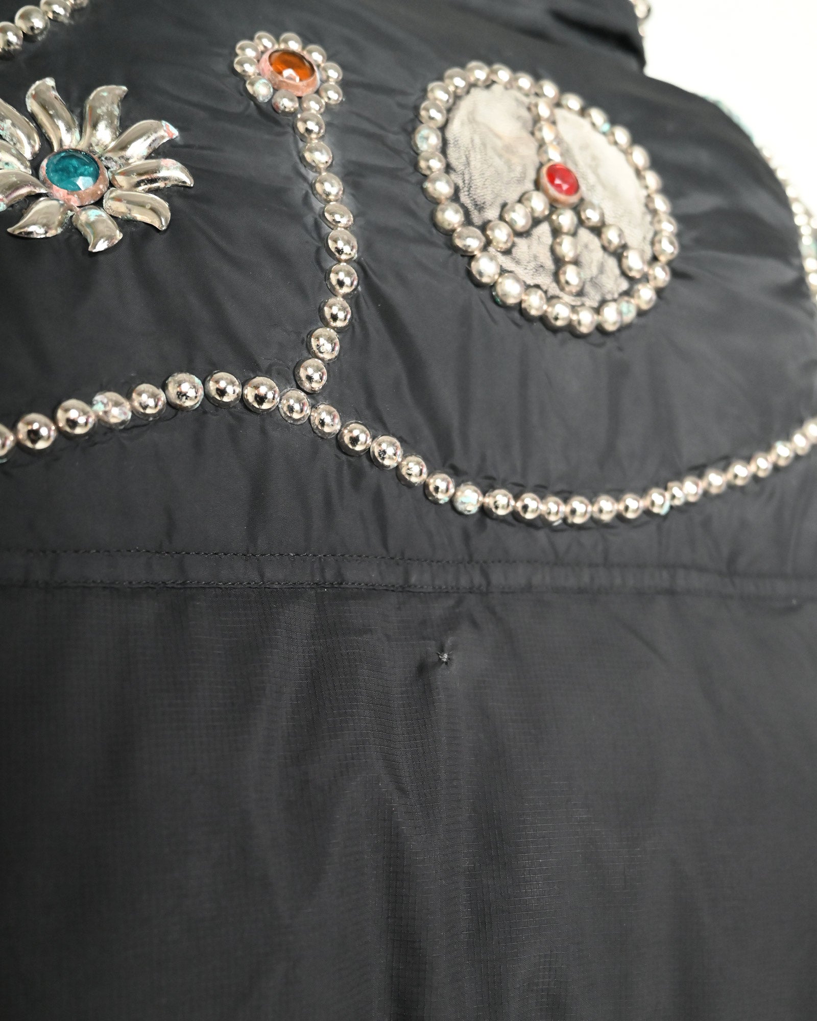 PROLETA RE ART・プロレタ リ アート - ダウンジャケット STUDS CUSTOMIZED VINTAGE DOWN JACKET(XXXL) / MULTI