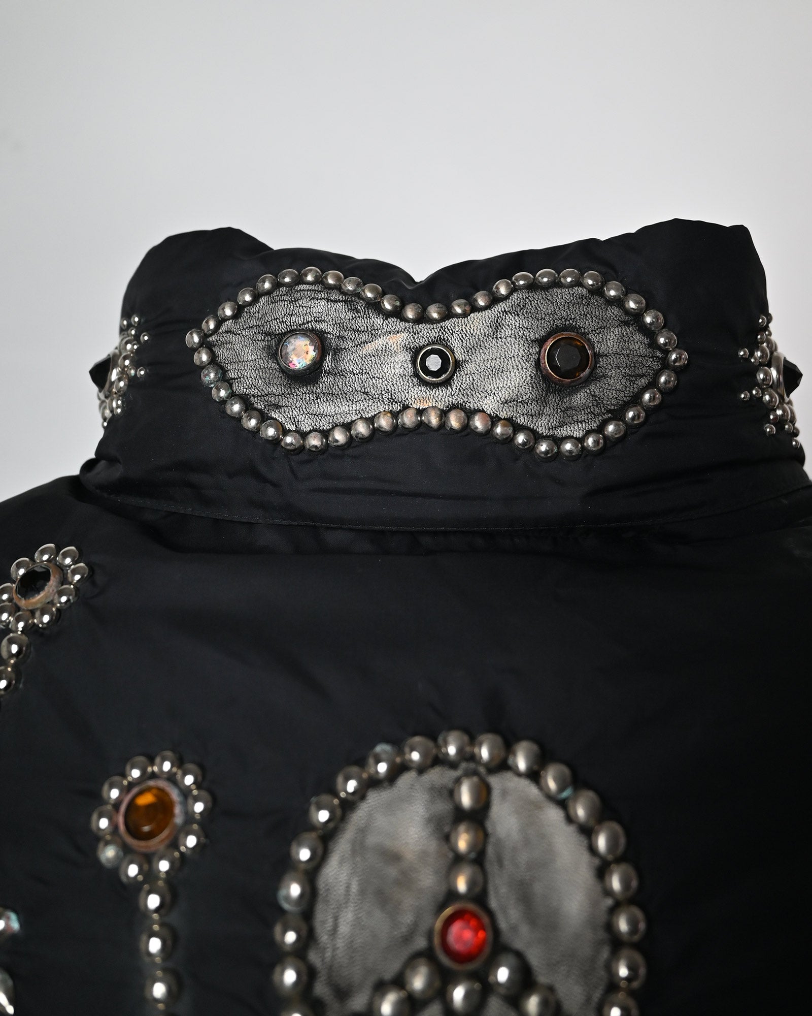 PROLETA RE ART・プロレタ リ アート - ダウンジャケット STUDS CUSTOMIZED VINTAGE DOWN JACKET(XXXL) / MULTI