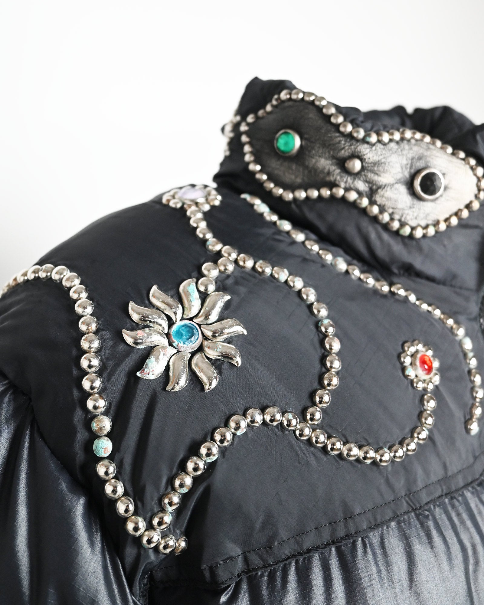 PROLETA RE ART・プロレタ リ アート - ダウンジャケット STUDS CUSTOMIZED VINTAGE DOWN JACKET
 (L) / MULTI